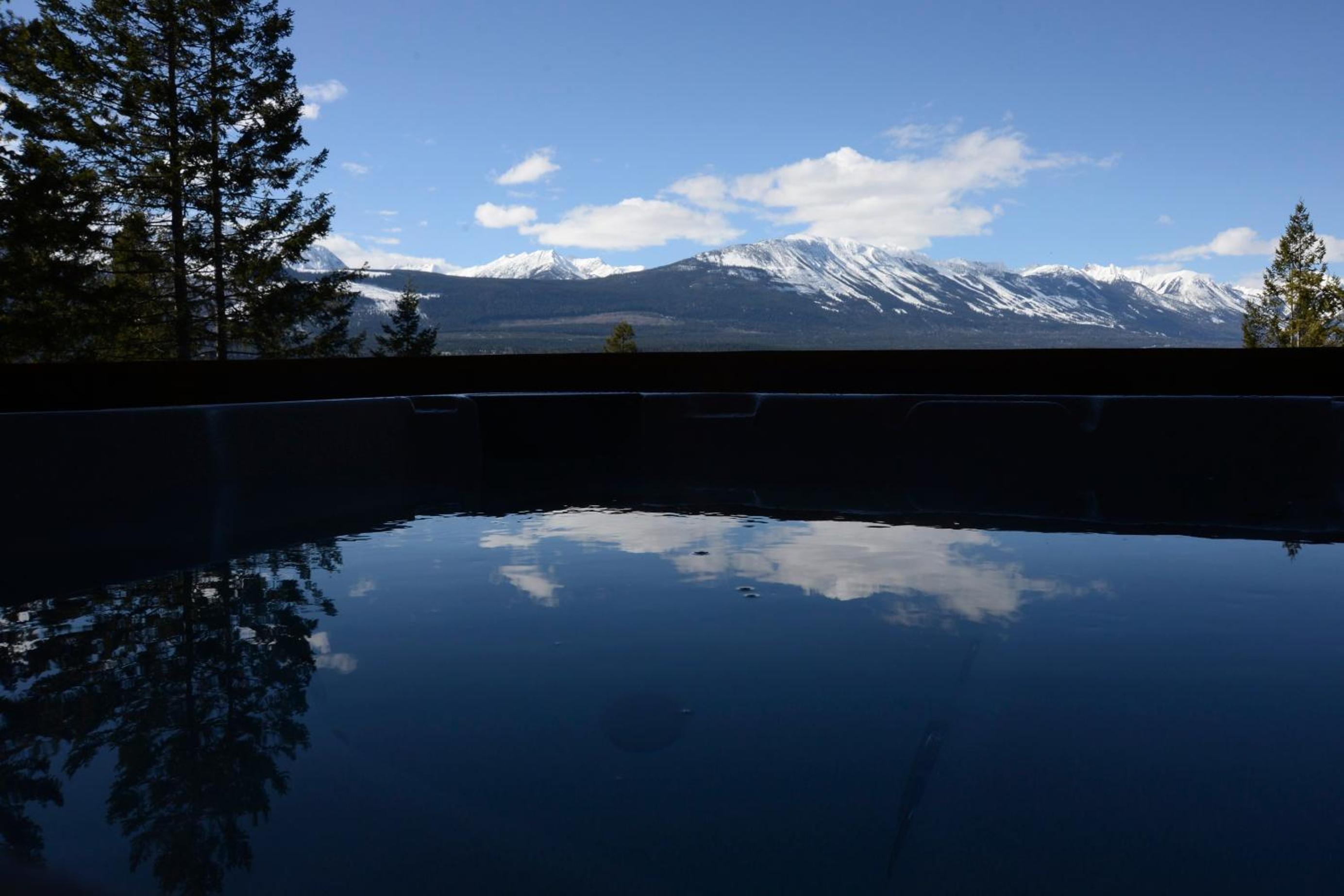 Golden Vacations - Cedar House Restaurant  Chalets - Property Image 33