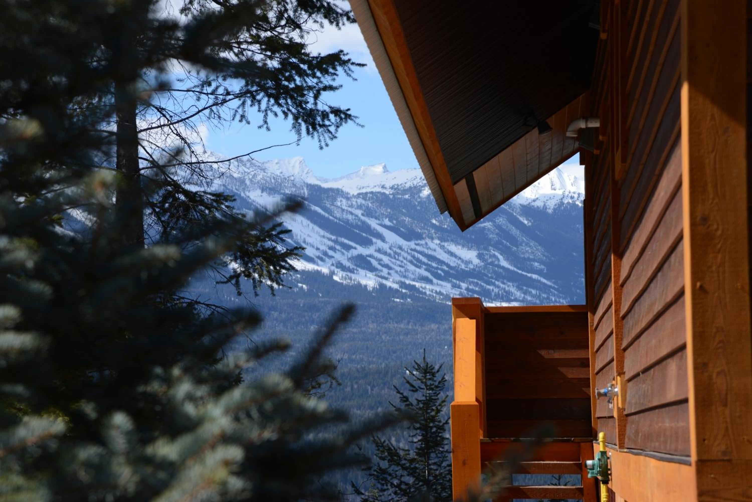 Golden Vacations - Cedar House Restaurant  Chalets - Property Image 32