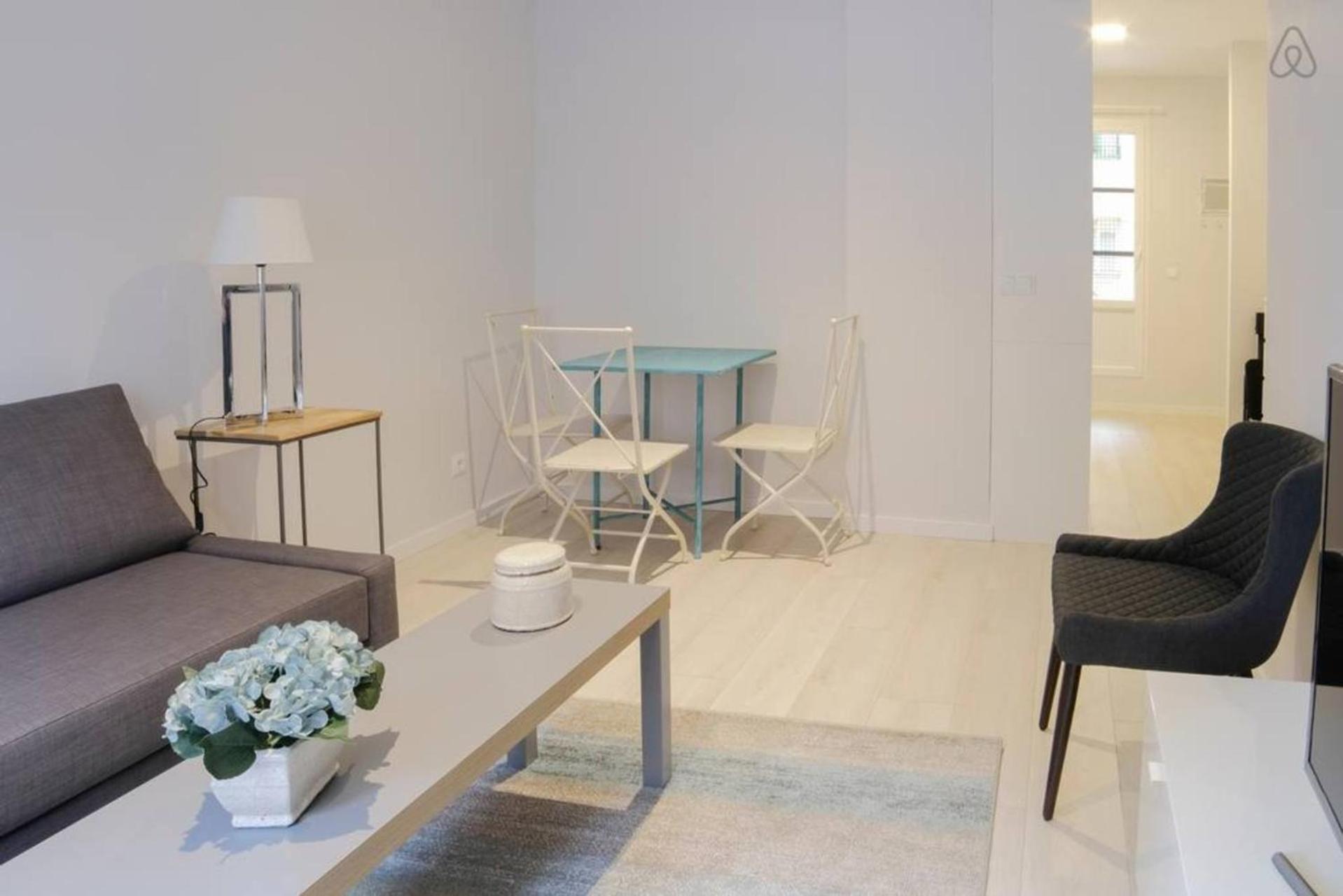 Charming studio in Cuatro Caminos area view 4