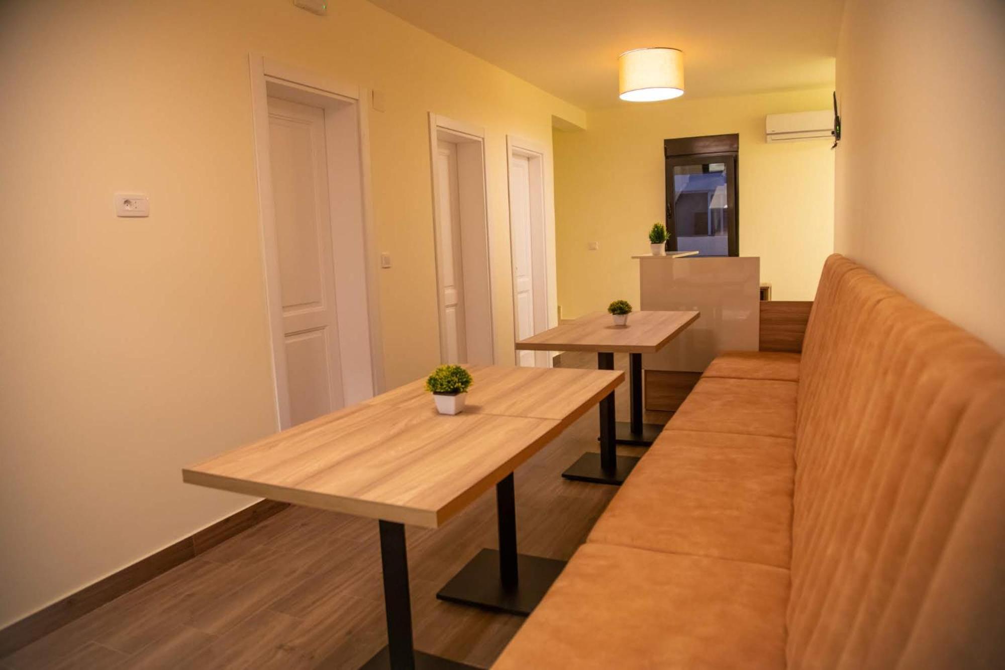 Apartments E&S