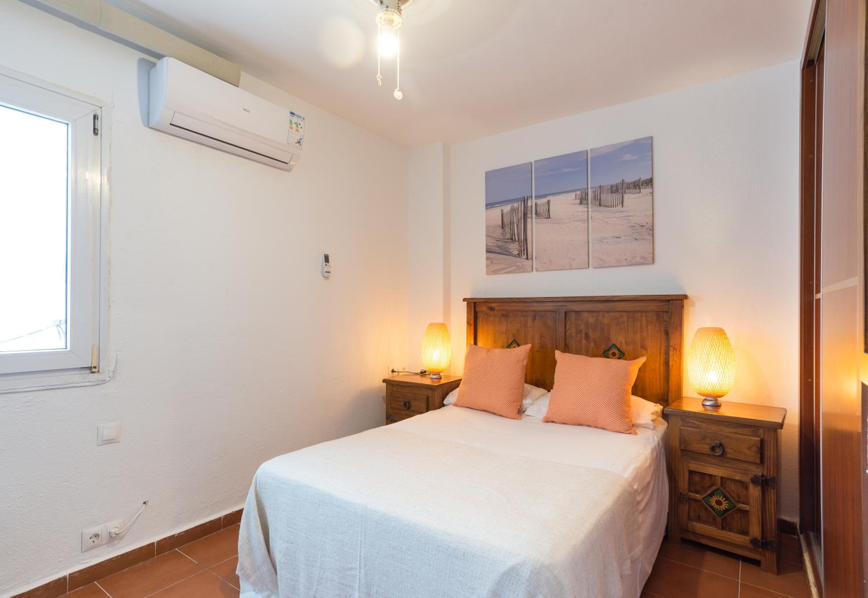 MP3-Bright Beachfront 1-Bedroom Apt Walk To Old Town photo 4