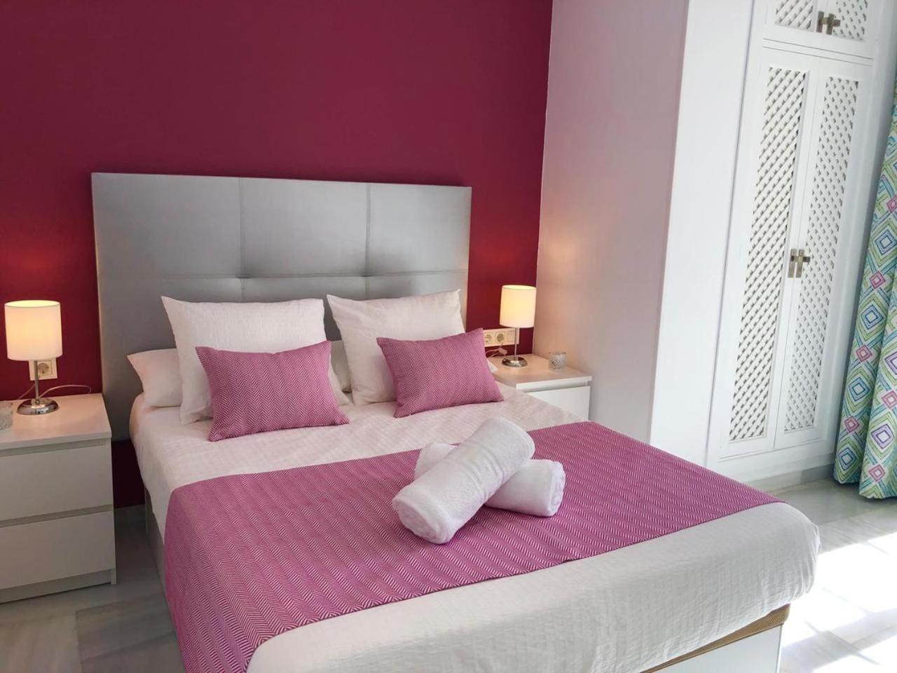 VIVE BENALMÁDENA Apartamento LUXE PUERTO MARINA, Primera Línea de Playa photo 4