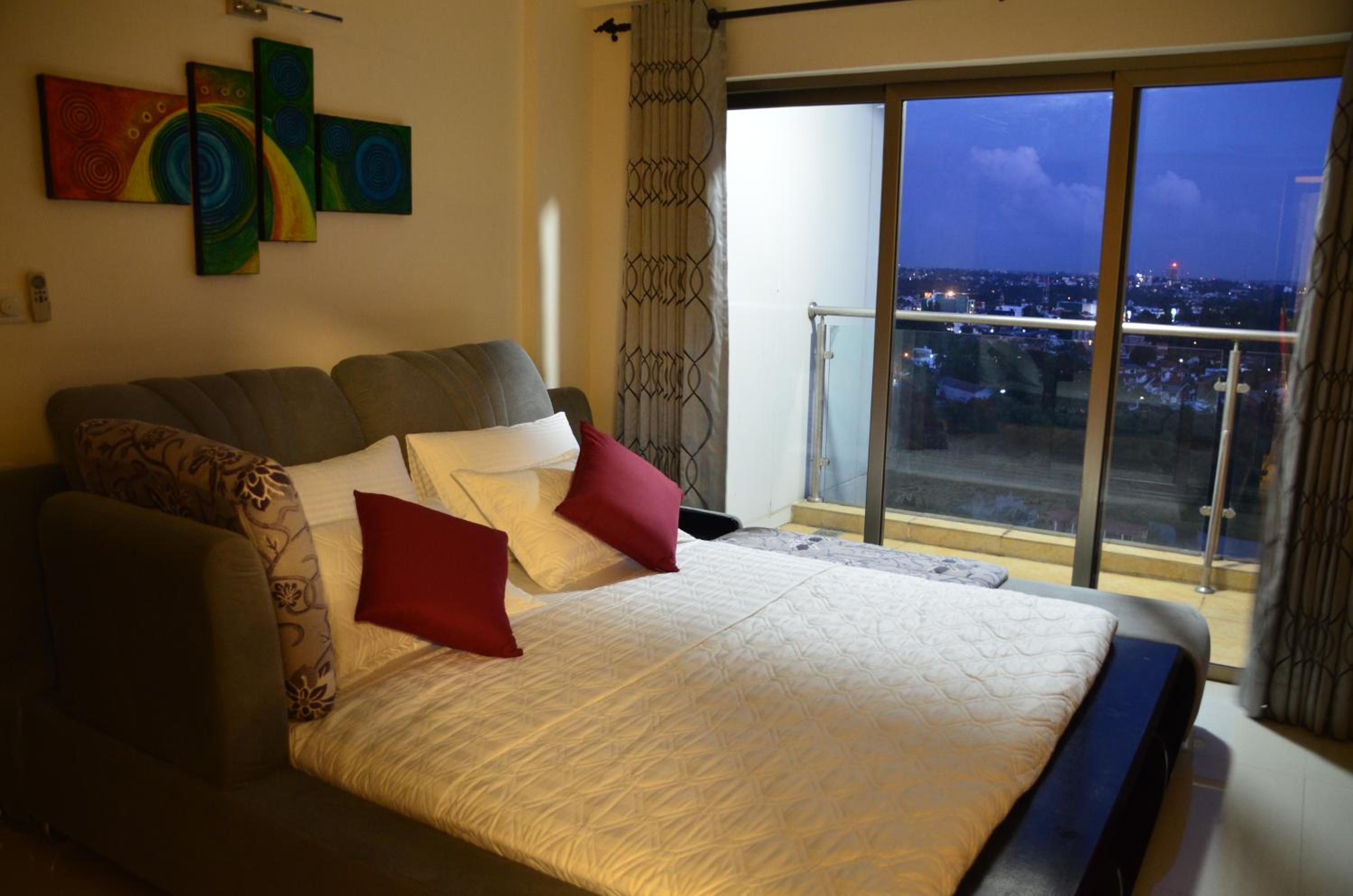 Atrium - ICONIC APARTMENT view 3