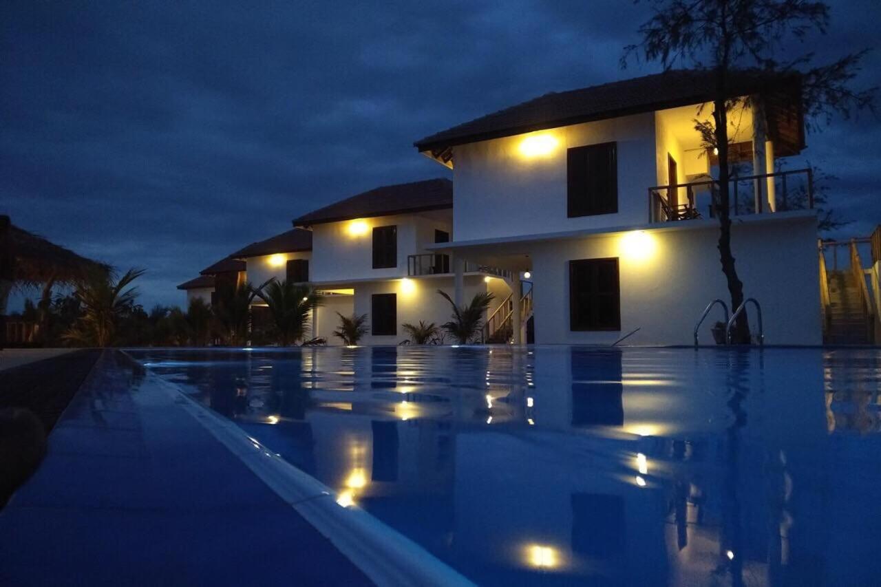 Hotel Whisky Point Surf Cabana - Image 1