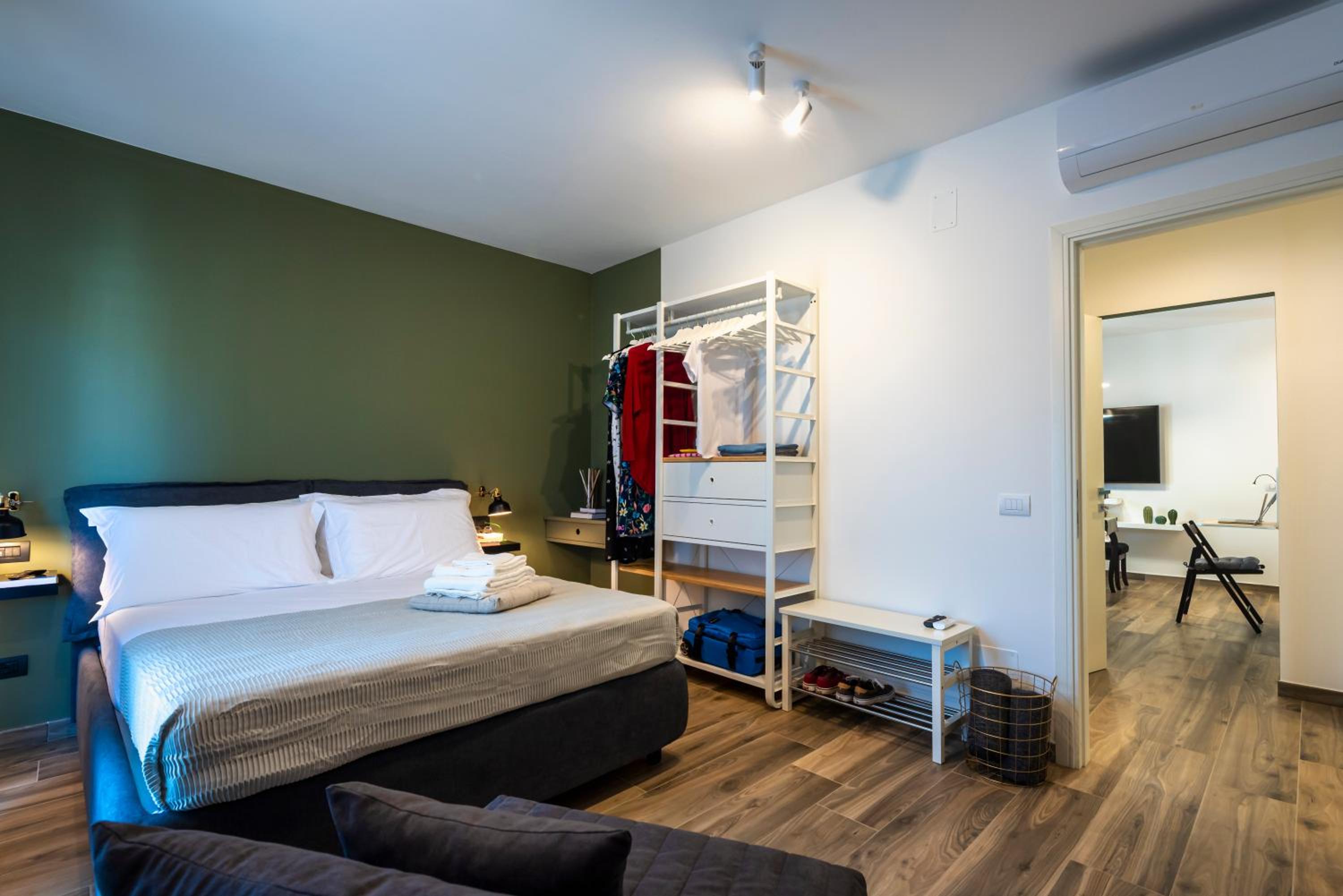 Alga 5-Star Boutique Apartment Steps from the Sea view 2