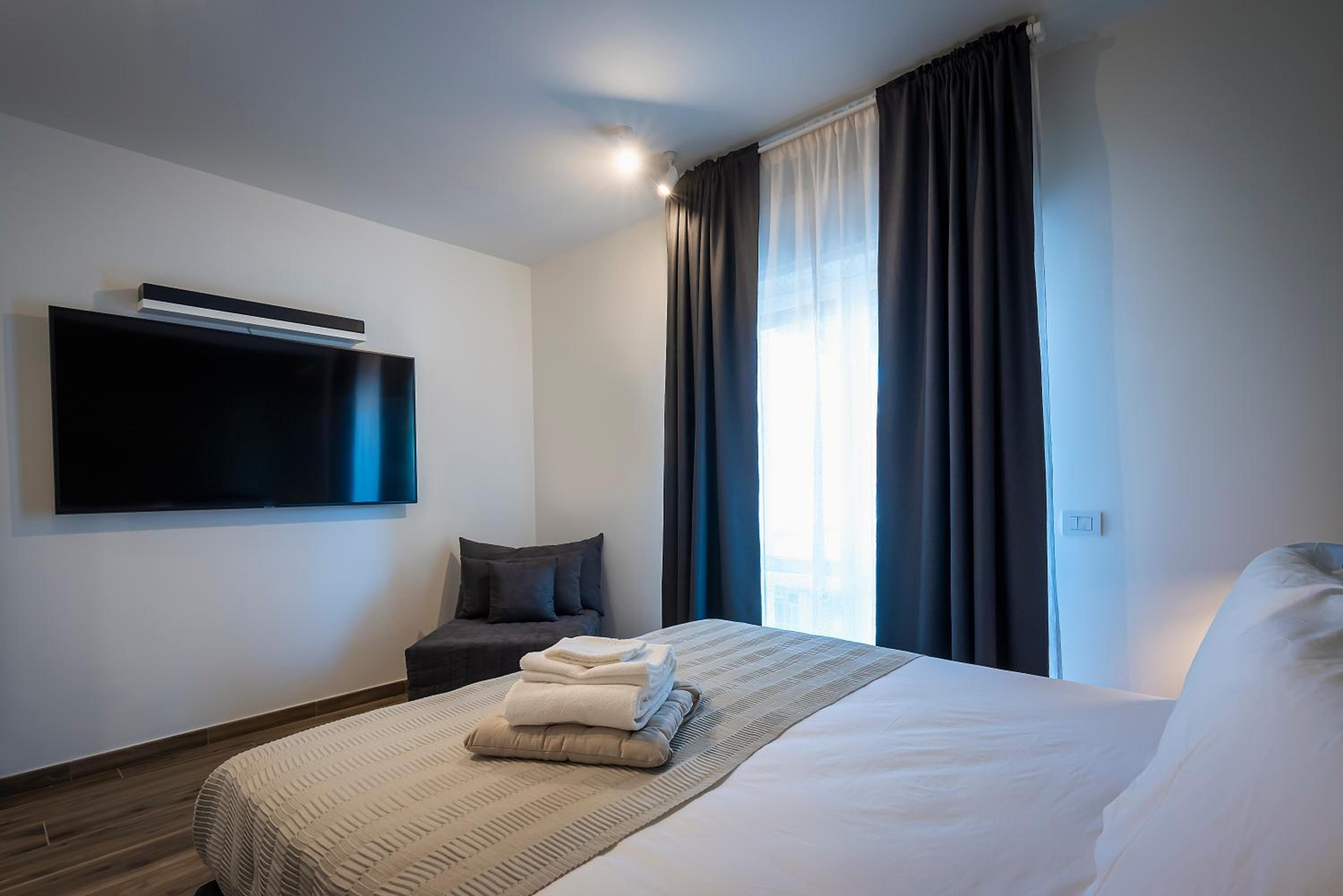 Alga 5-Star Boutique Apartment Steps from the Sea view 4