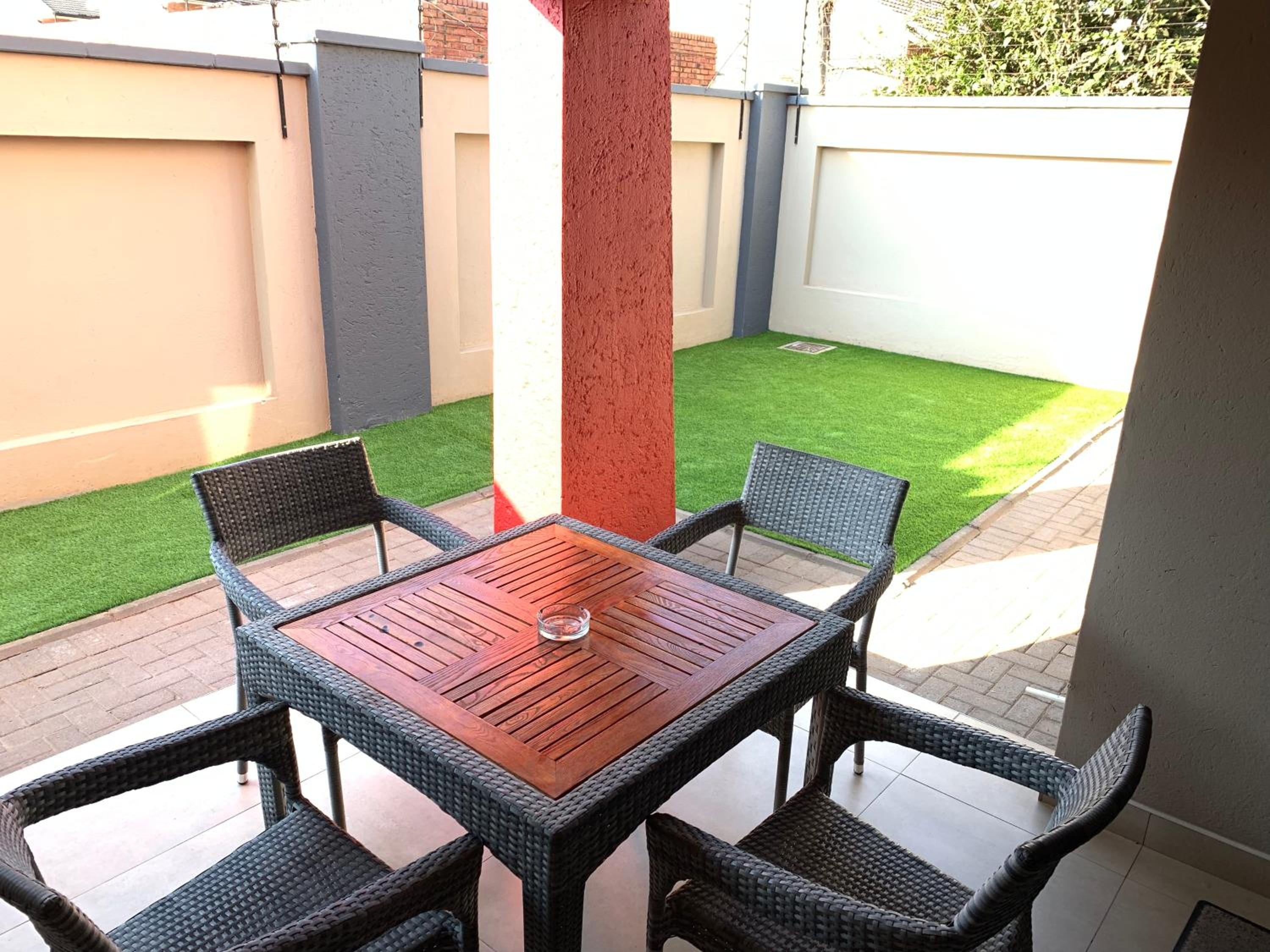 66 Dorp Street Apartment