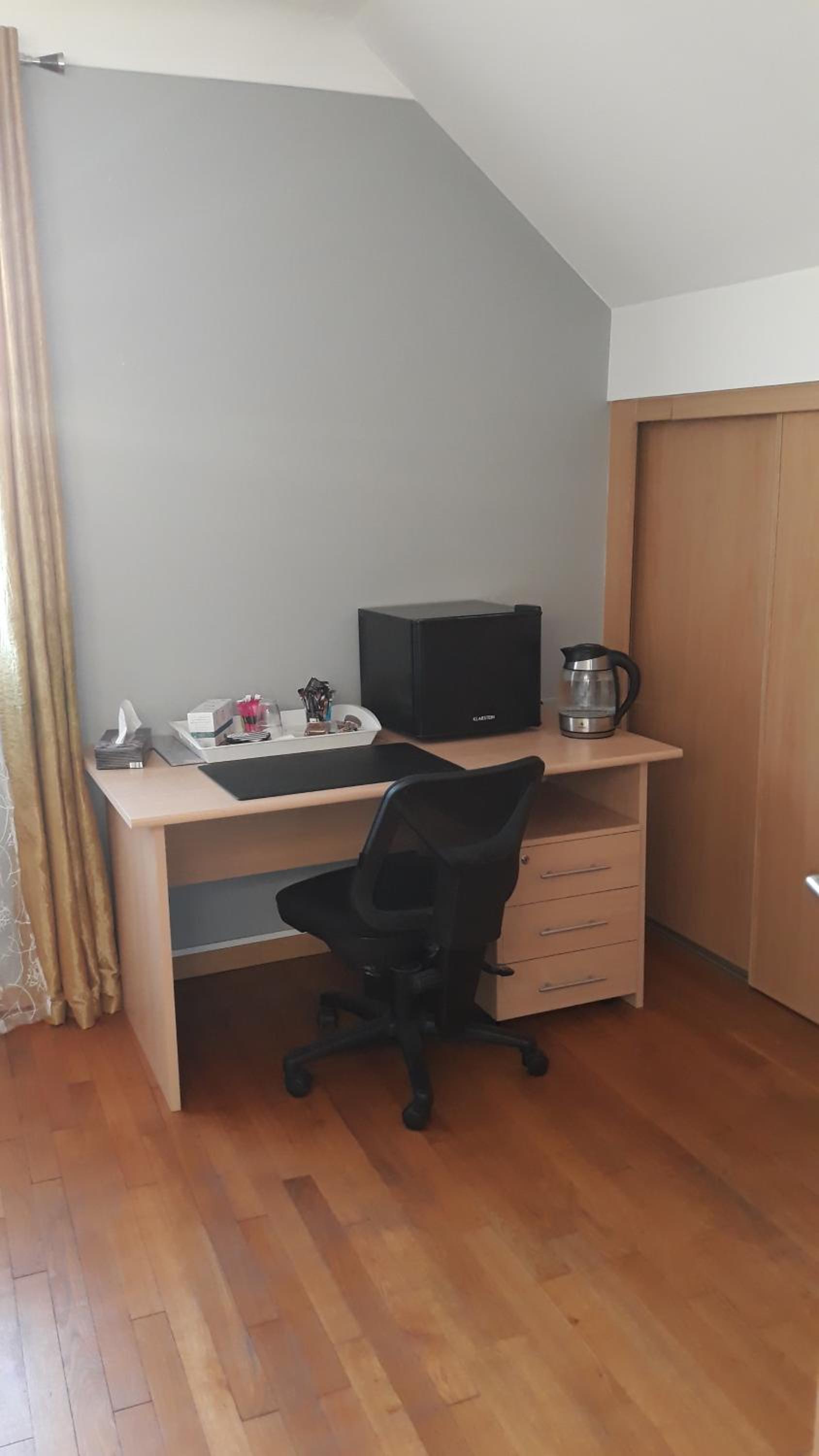 Photo 8