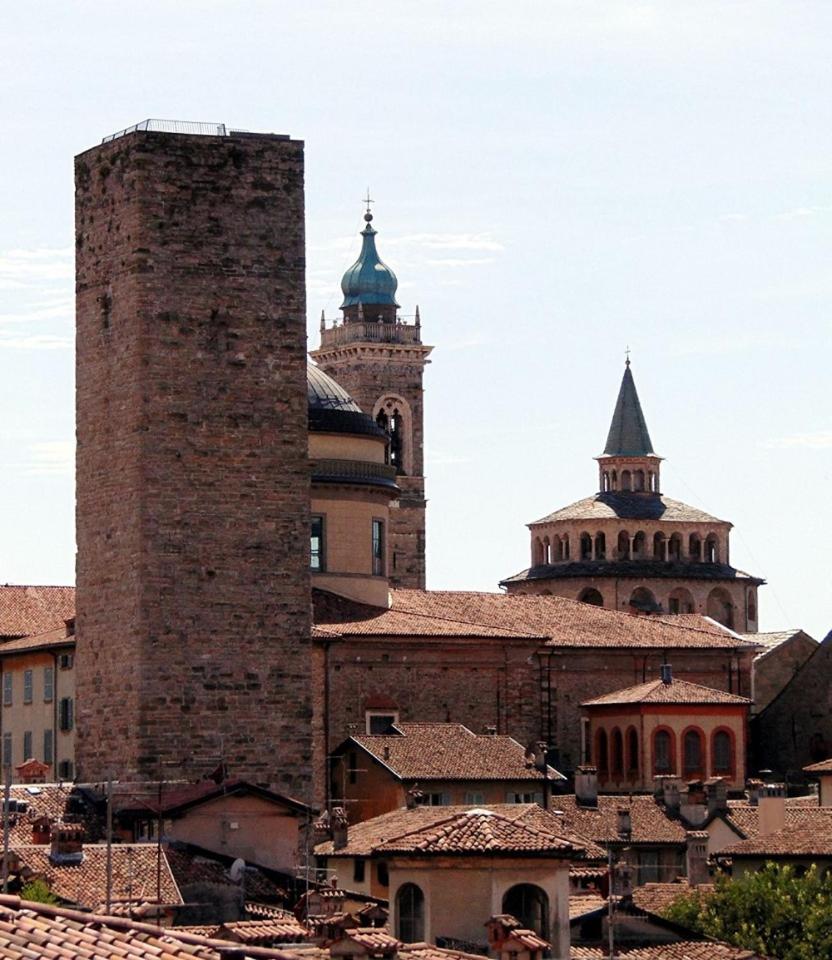 BERGAMO CENTER NICE ROOM view 5
