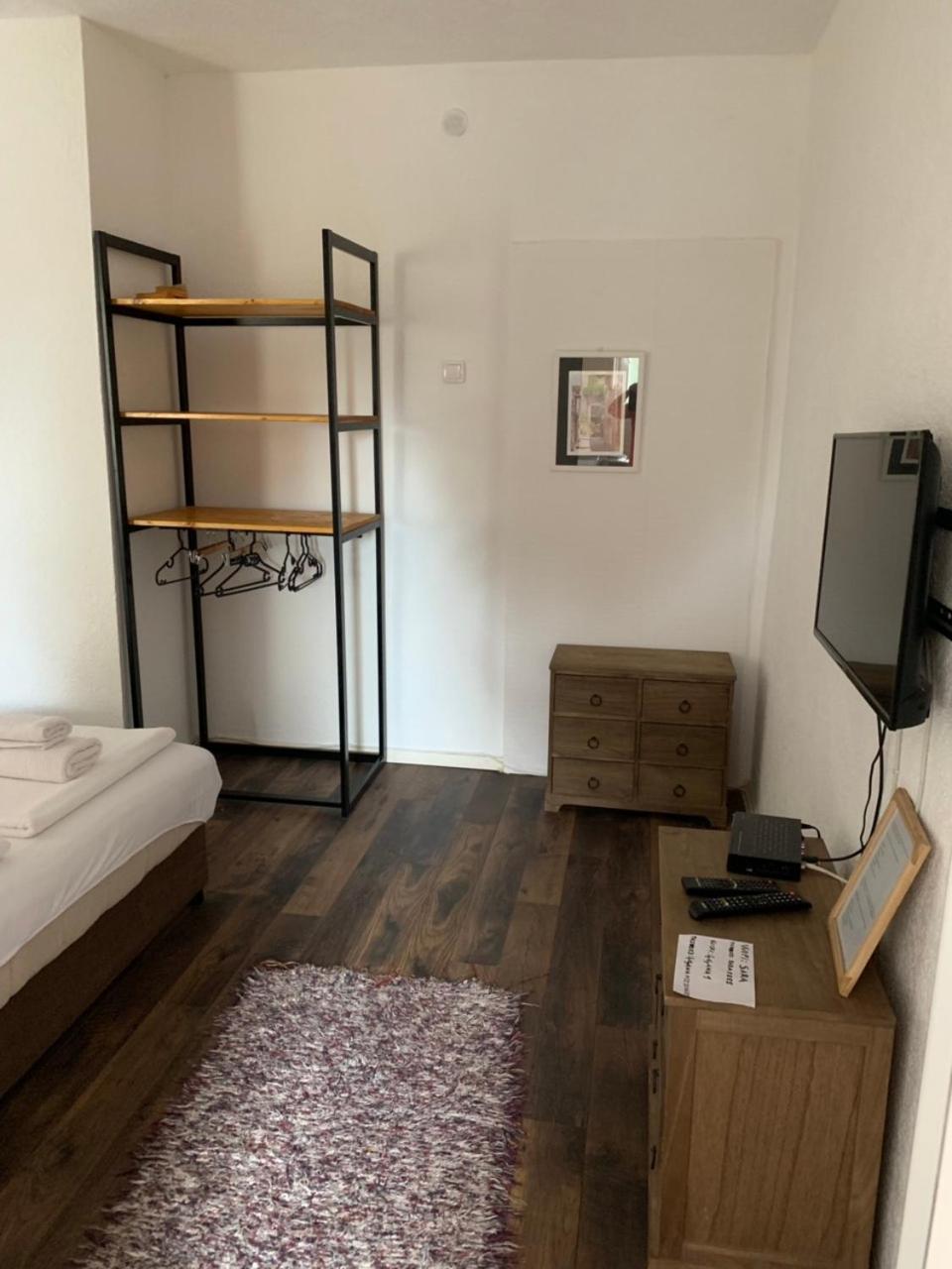 Photo 19