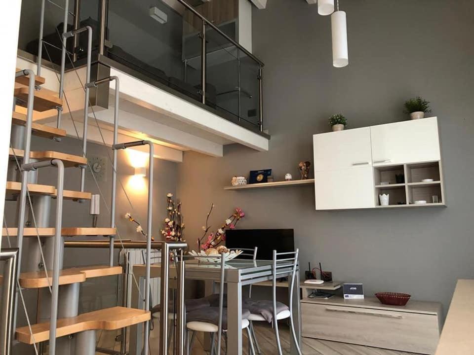 Teorema Holiday House