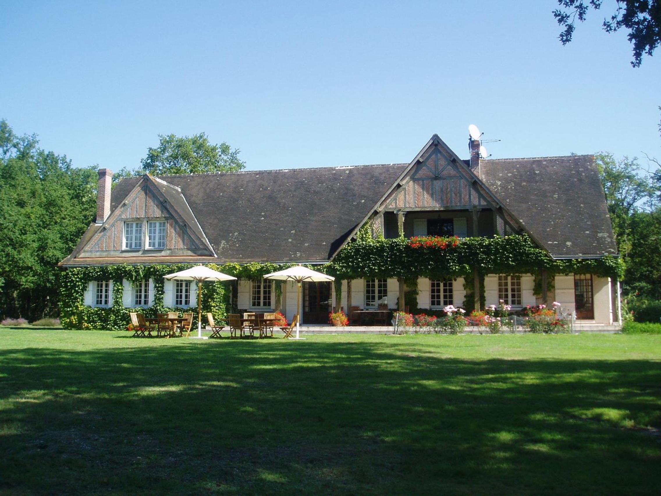 Les Vieux Guays view 3