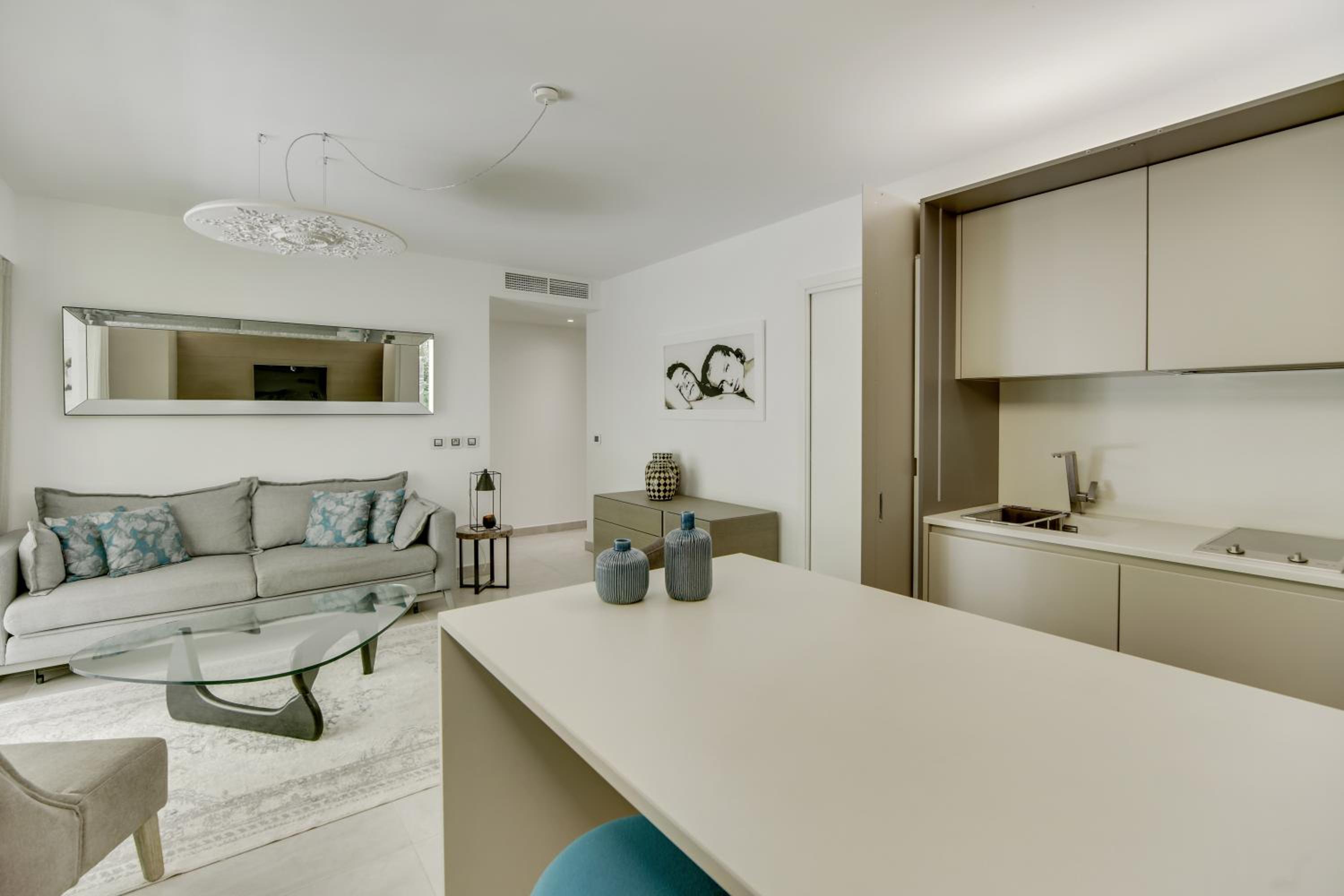 Luxury & Exclusive Resort view 4