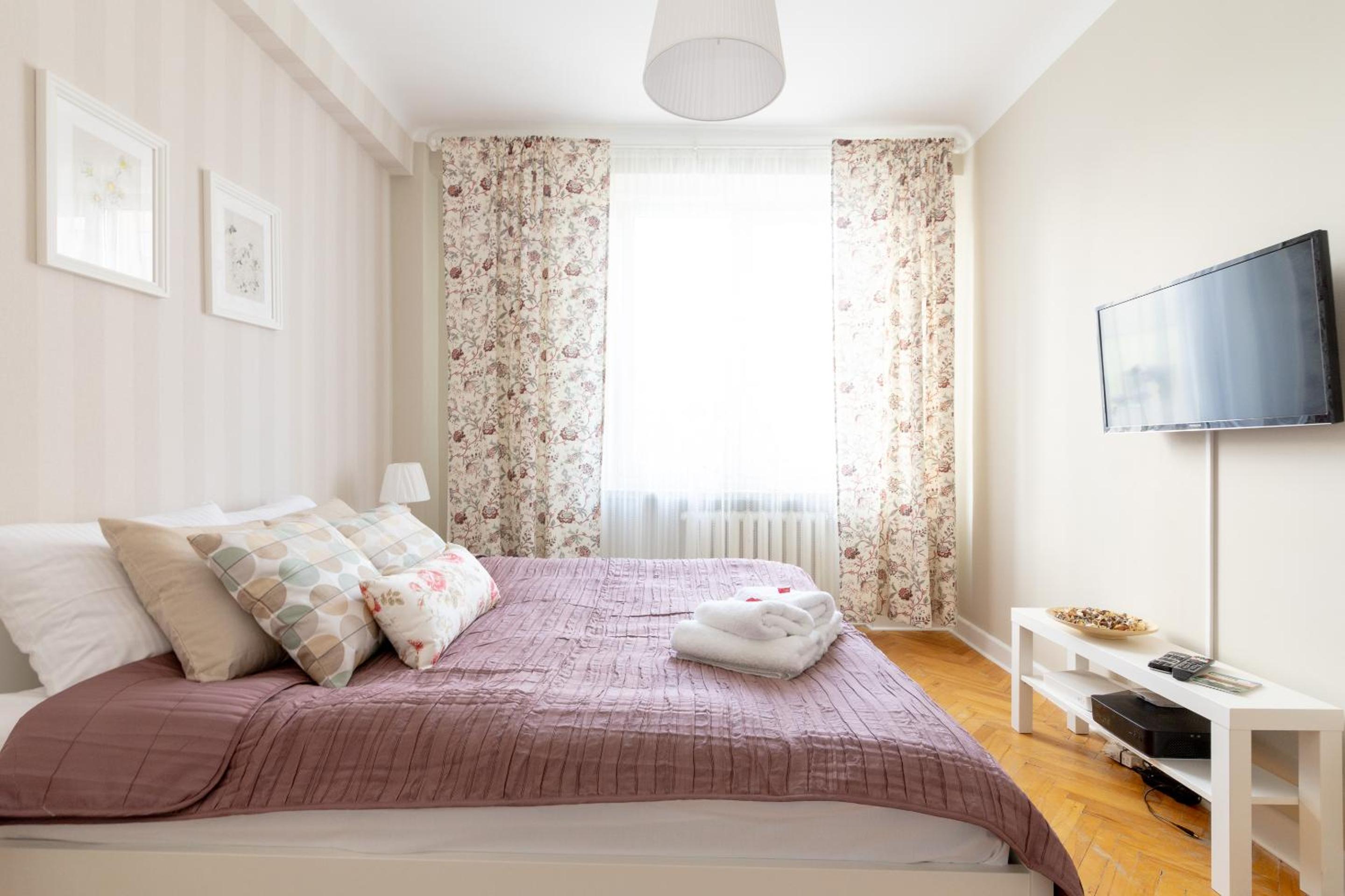 Chmielna Central Warsaw Apartment