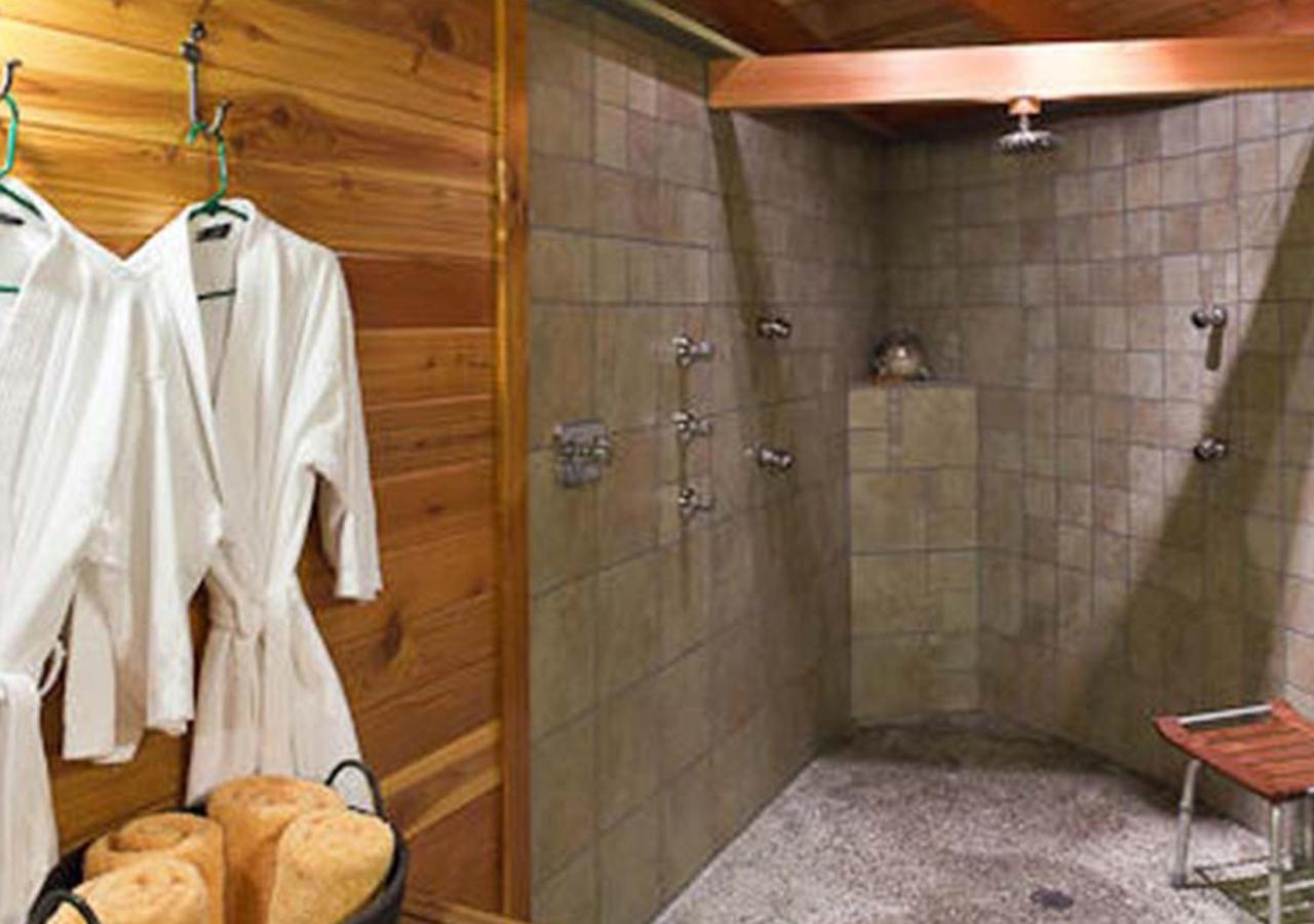 Stormking Hotel