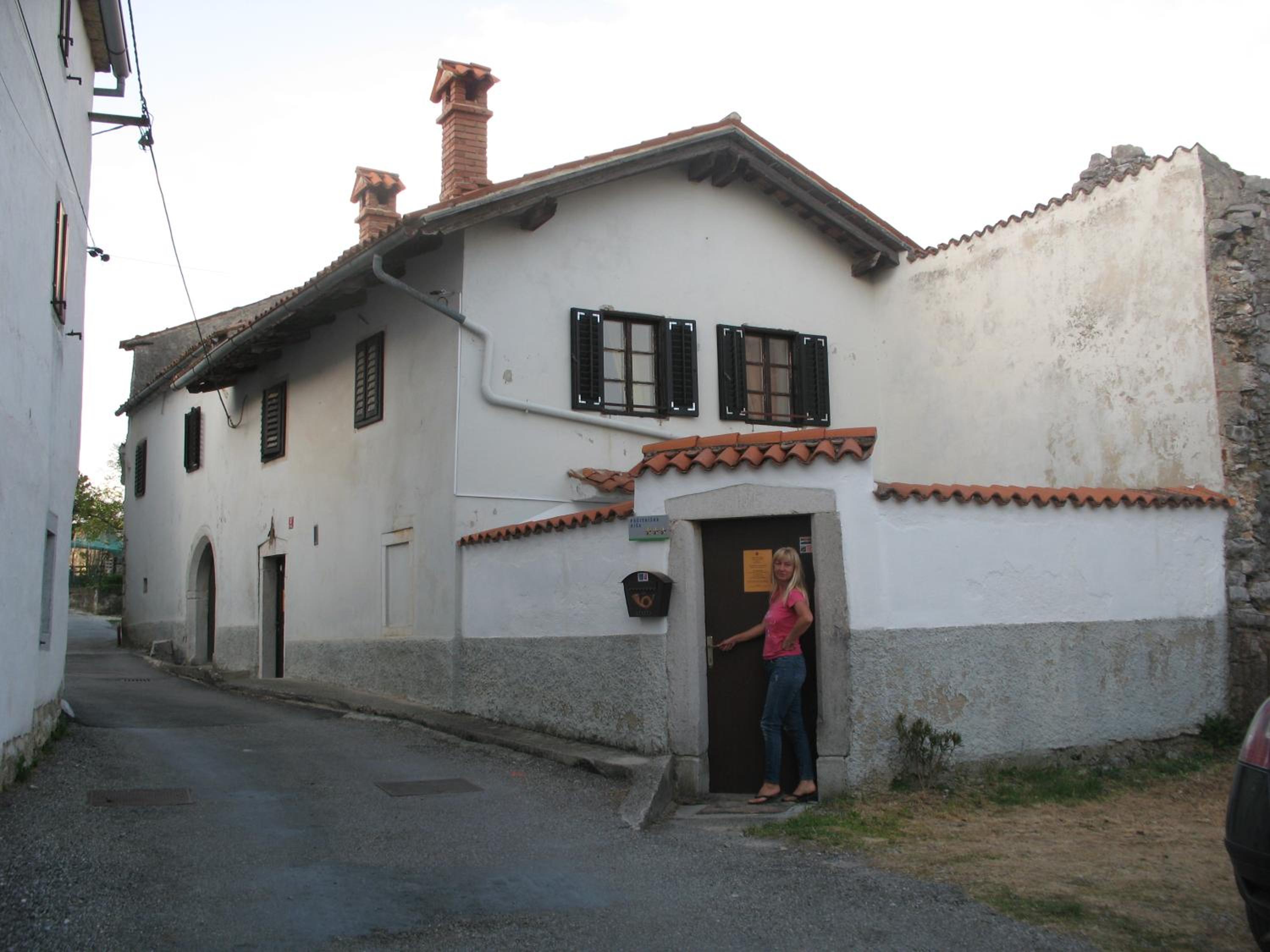 Stanjel Carst House 13 Andreja
