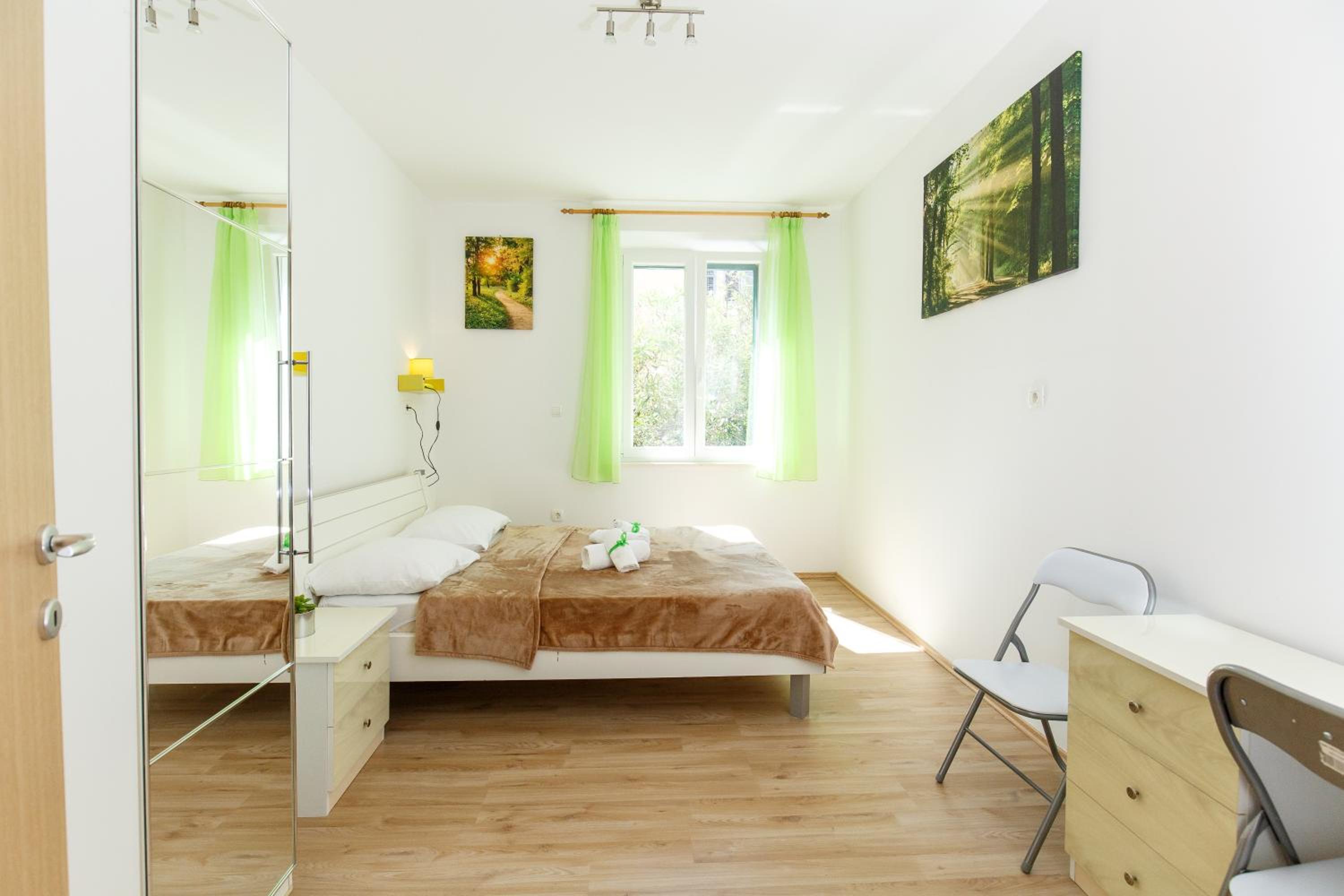 Apartment Green Forest view 5