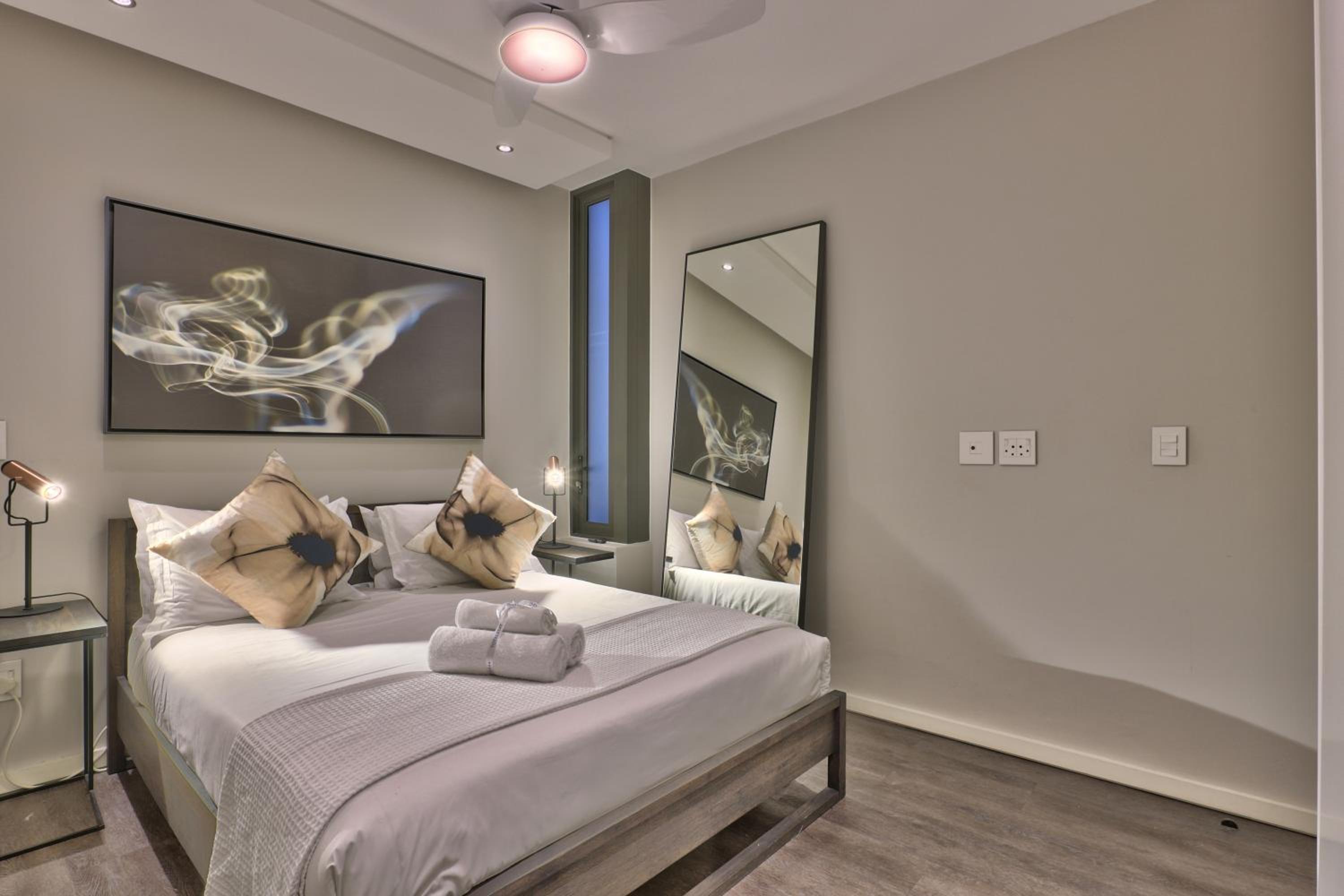 Chelsea Luxury Suites by TotalStay view 2
