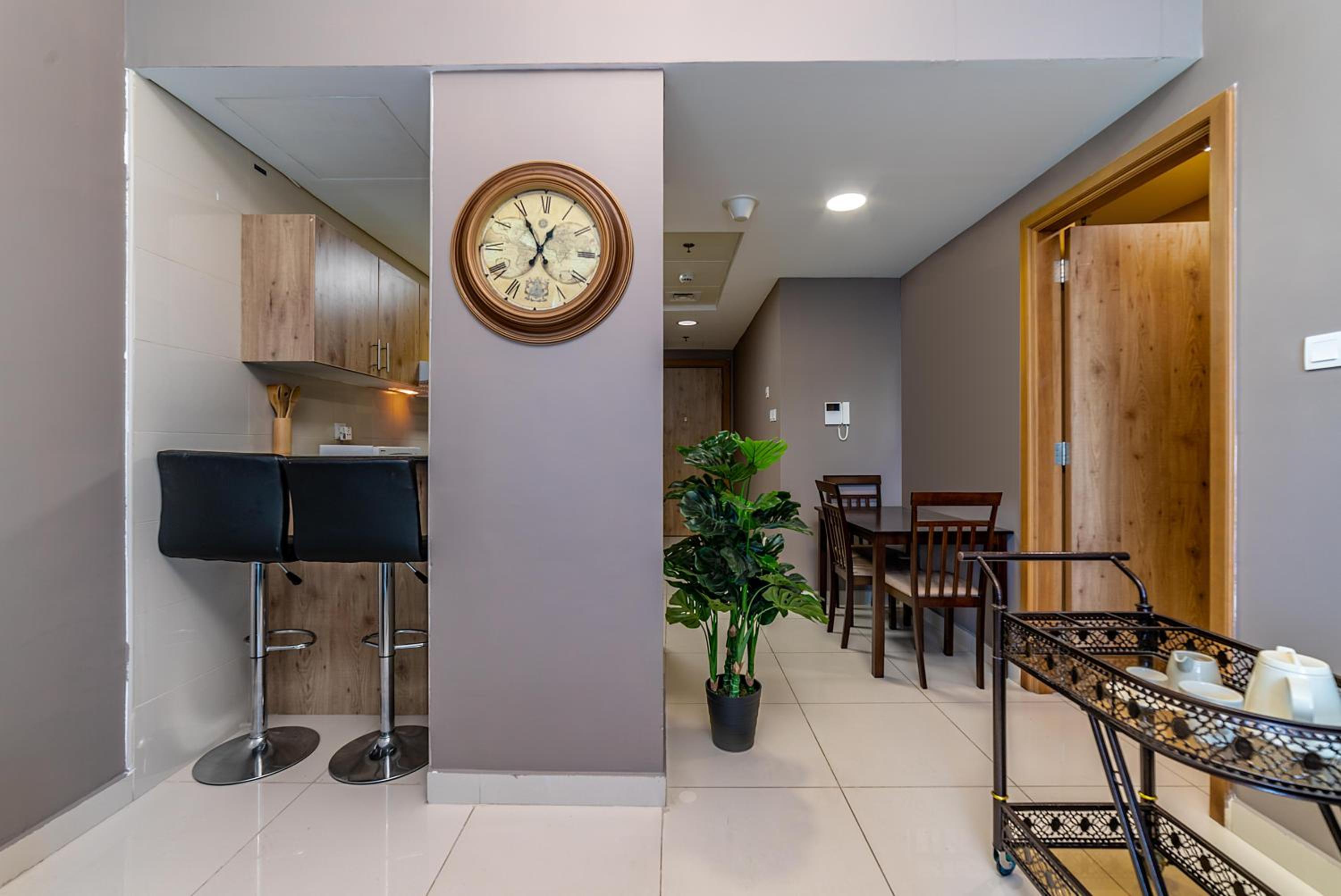 Golden Stay Vacation Homes continental tower marina