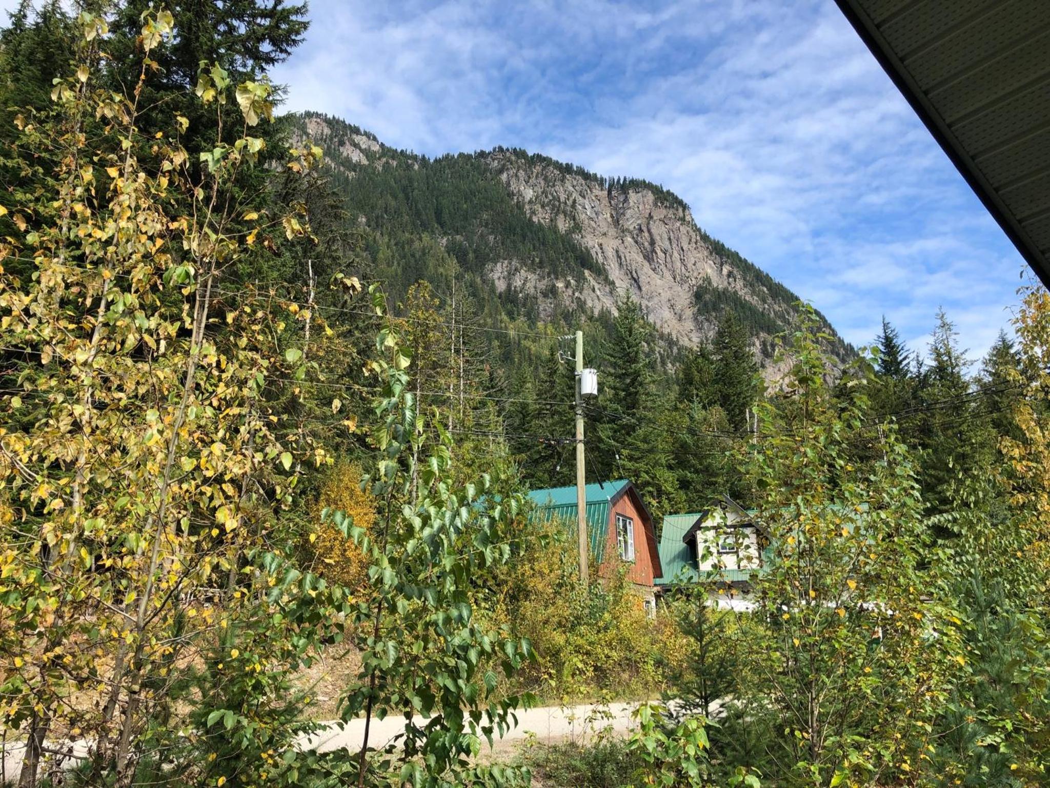Peaks Lodge