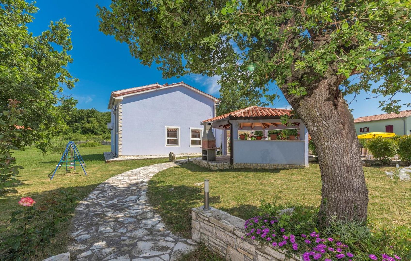 Villa Ella
