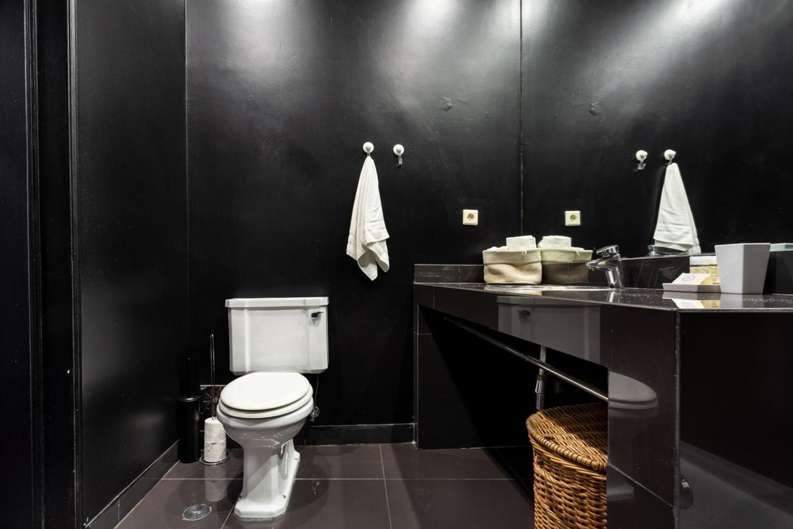ALTIDO Bold and colourful 1-bed flat at the heart of Chiado, nearby Carmo Convent