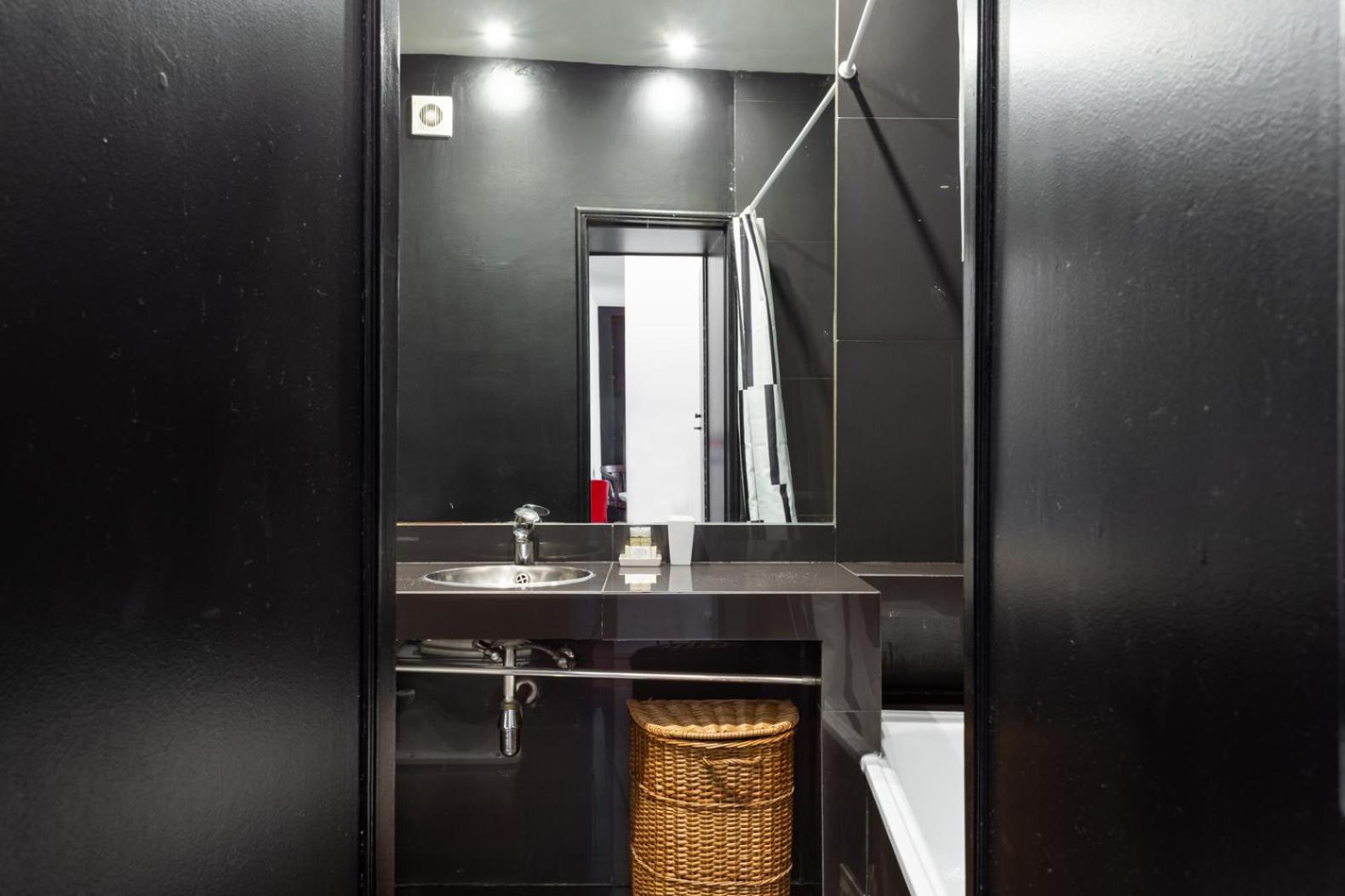 ALTIDO Bold and colourful 1-bed flat at the heart of Chiado, nearby Carmo Convent