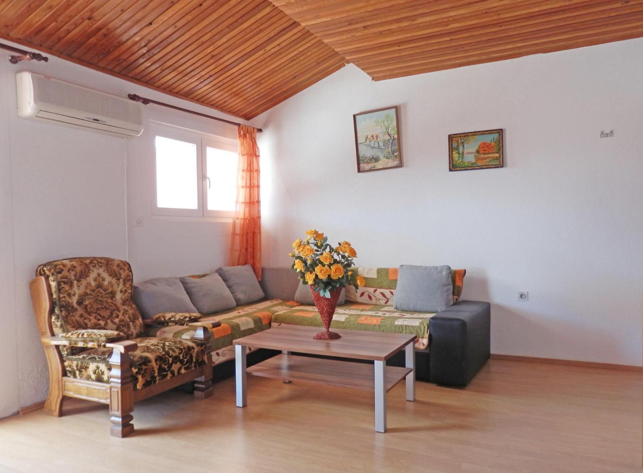 LJUBICA view 4