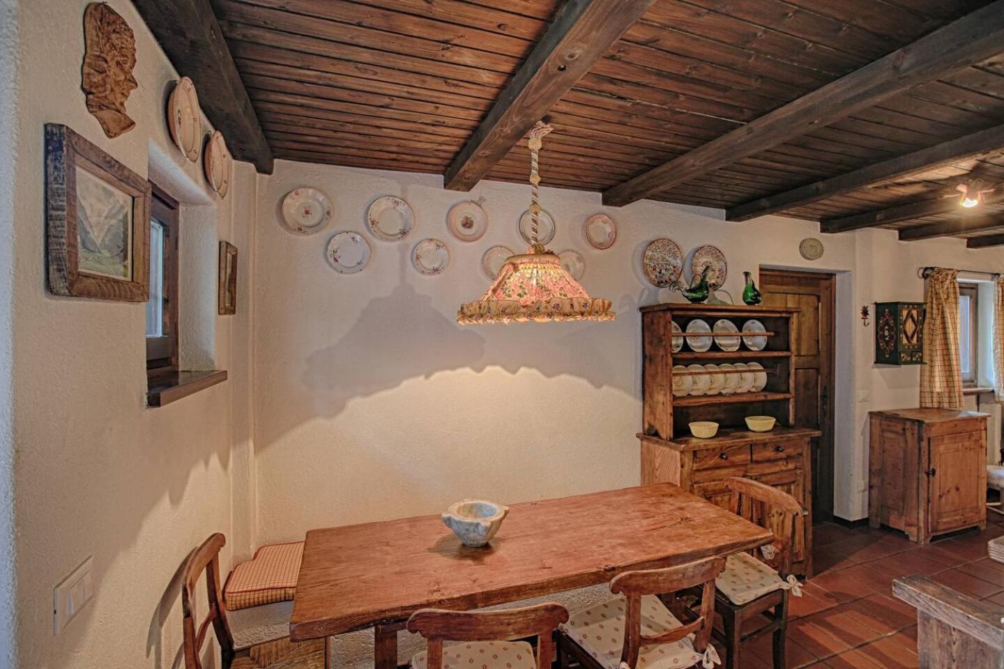 ALTIDO Idyllic Flat for 7 with Free Parking Close to Ski Lift view 4
