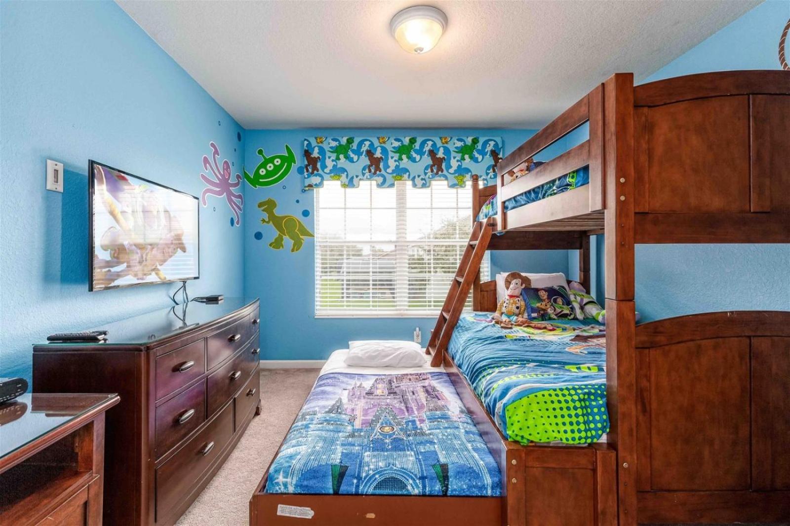 Windsor Luxury 3 Bed Villa with Games Room with Arcade Machines, Private Theater, Private Pool & Spillover Spa, Luxury Furnishings & Upgrades Throughout