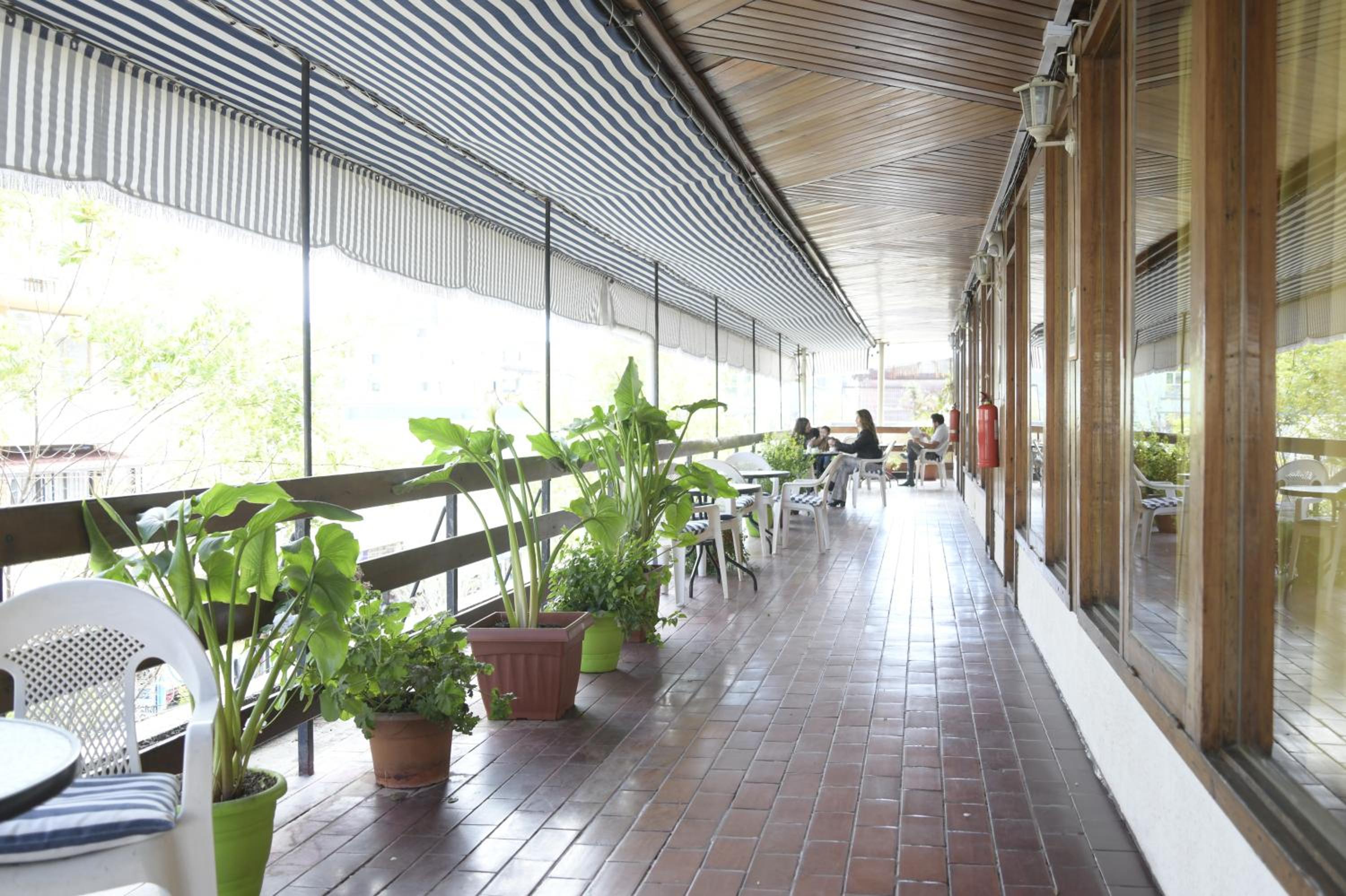 balcony