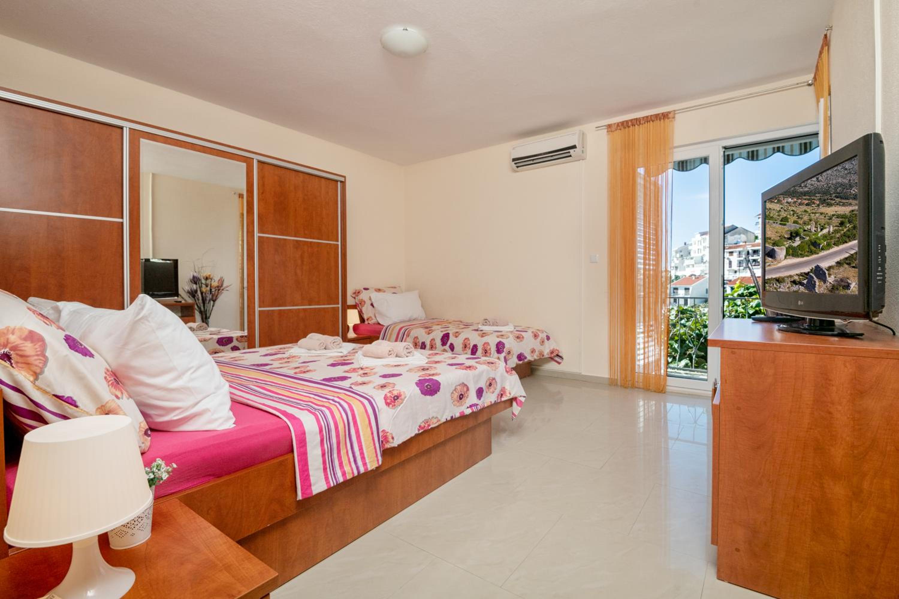 Apartments Darden view 2