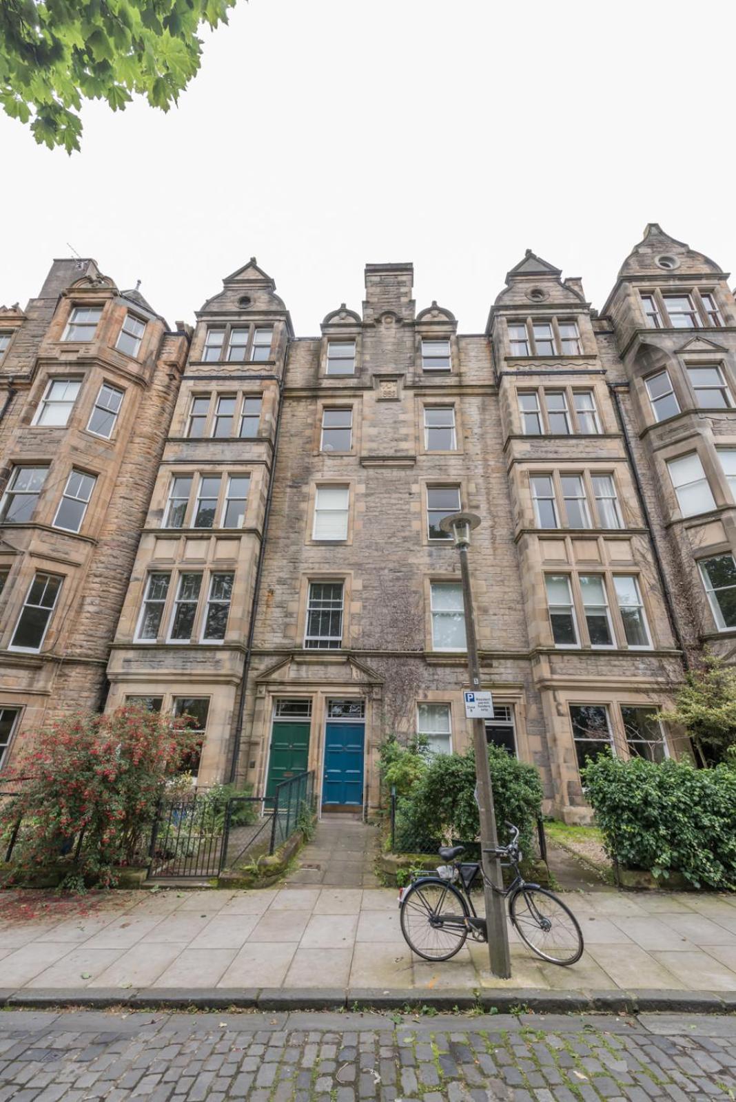 3 bed overlooking meadows park view 3