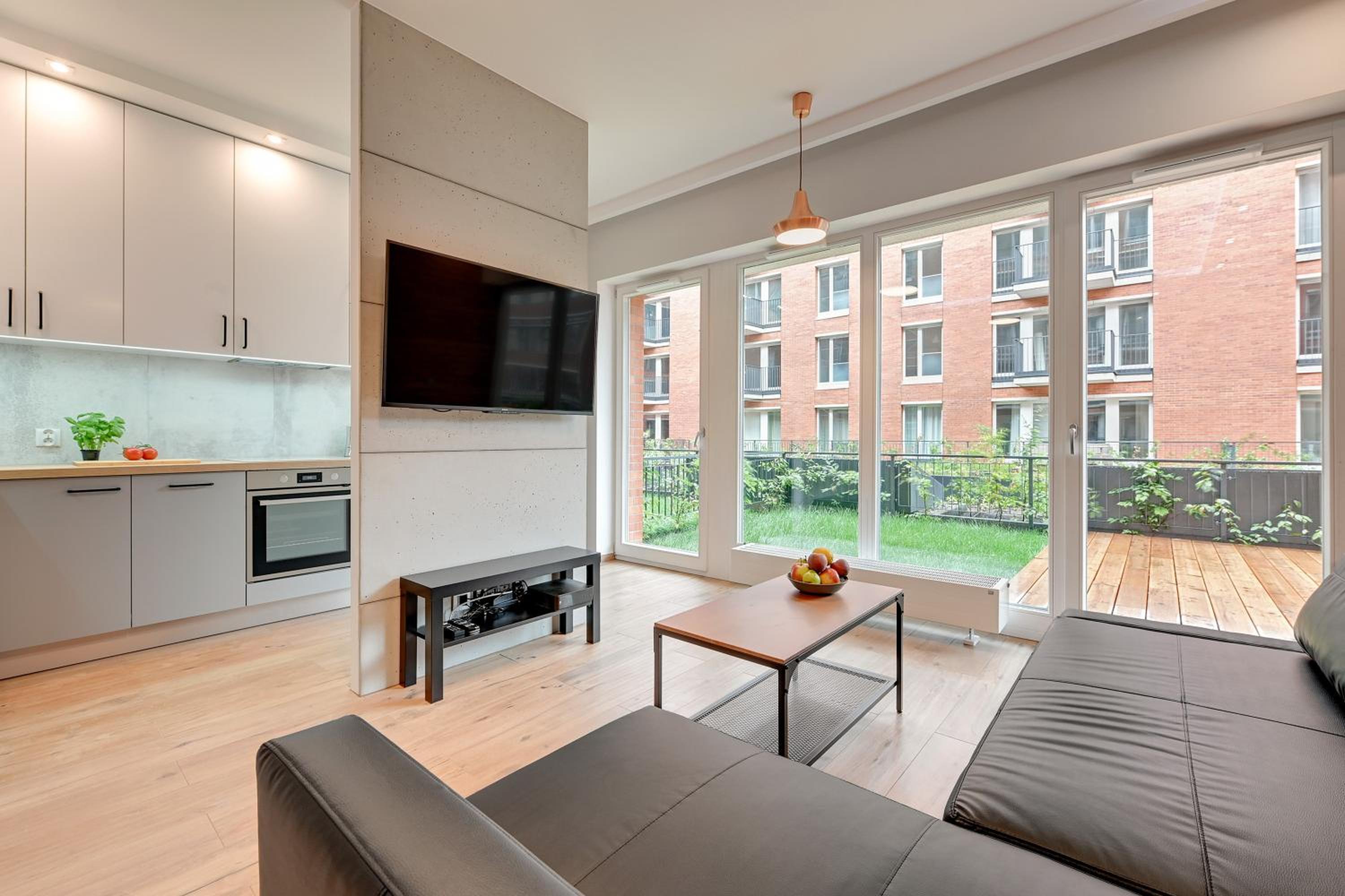 Central Apartment - free private parking view 2