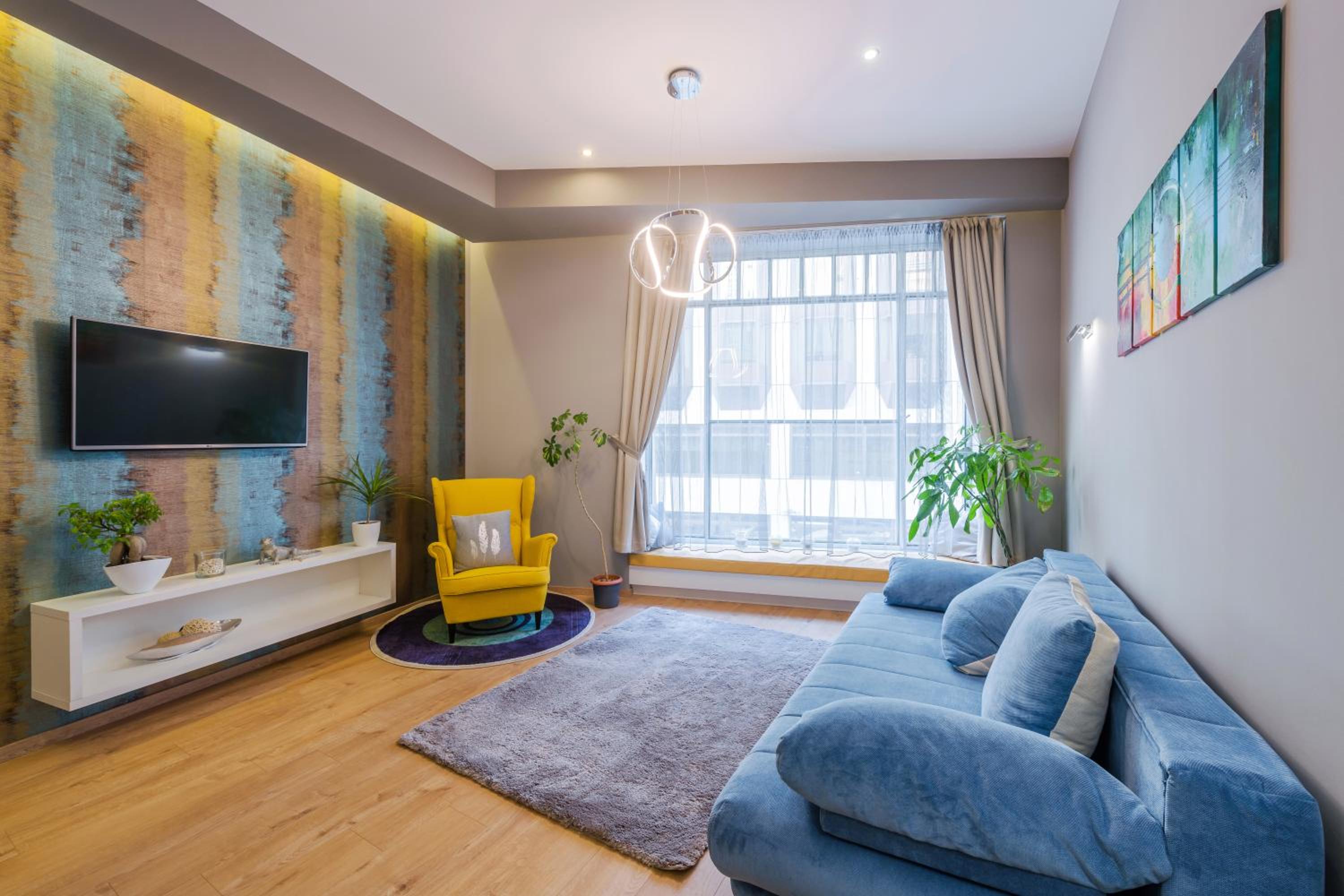 Amber / Navy Design Apartments with A/C