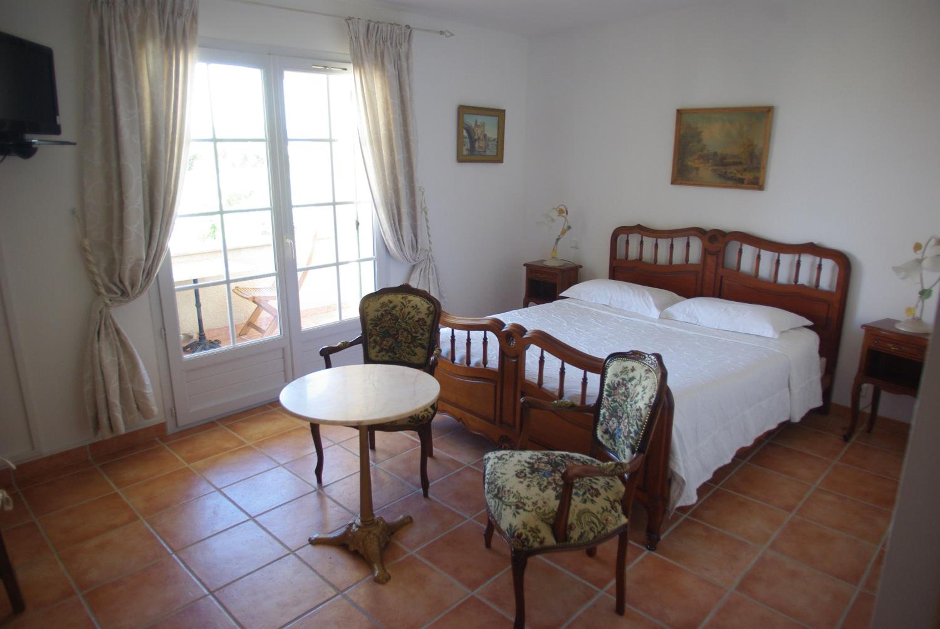 Le Mas de l'Amandier view 3