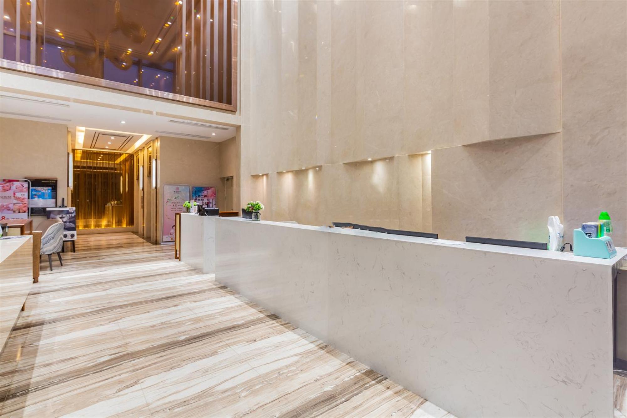 Lobby & Reception