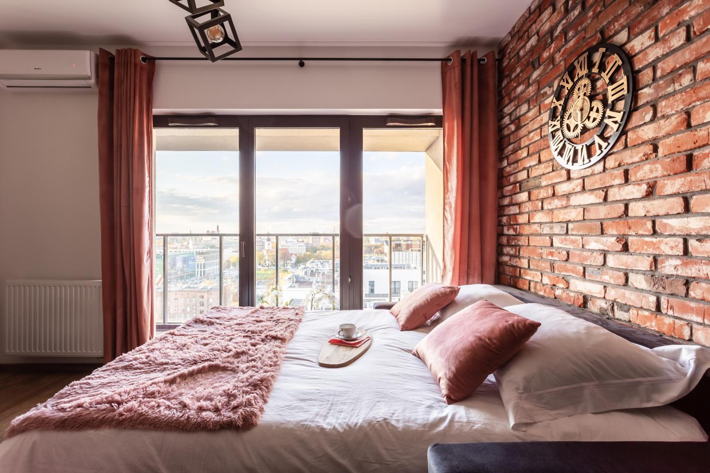 Glamour Apartment City View