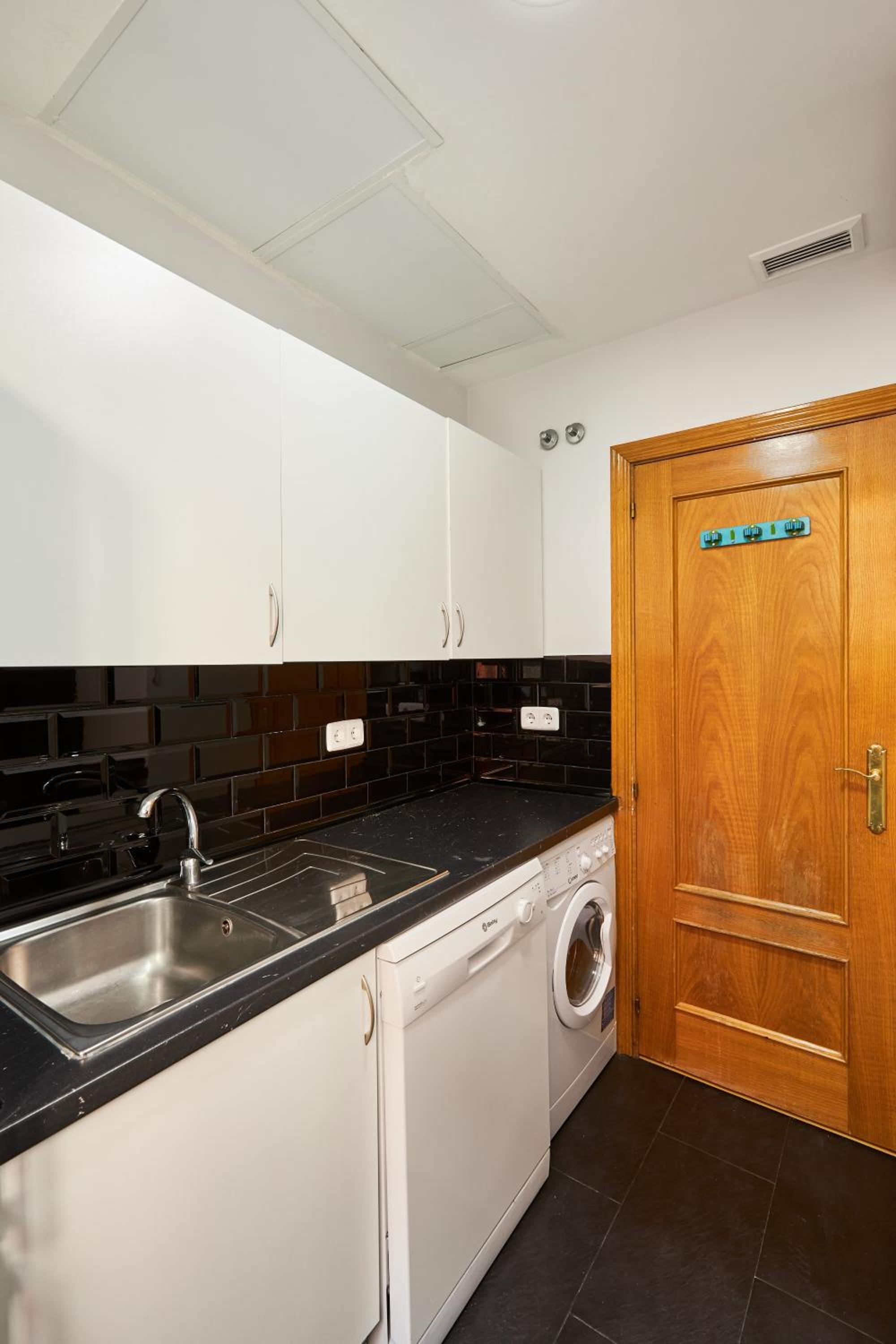 Conde Duque Excellent, by Presidence Rentals view 2