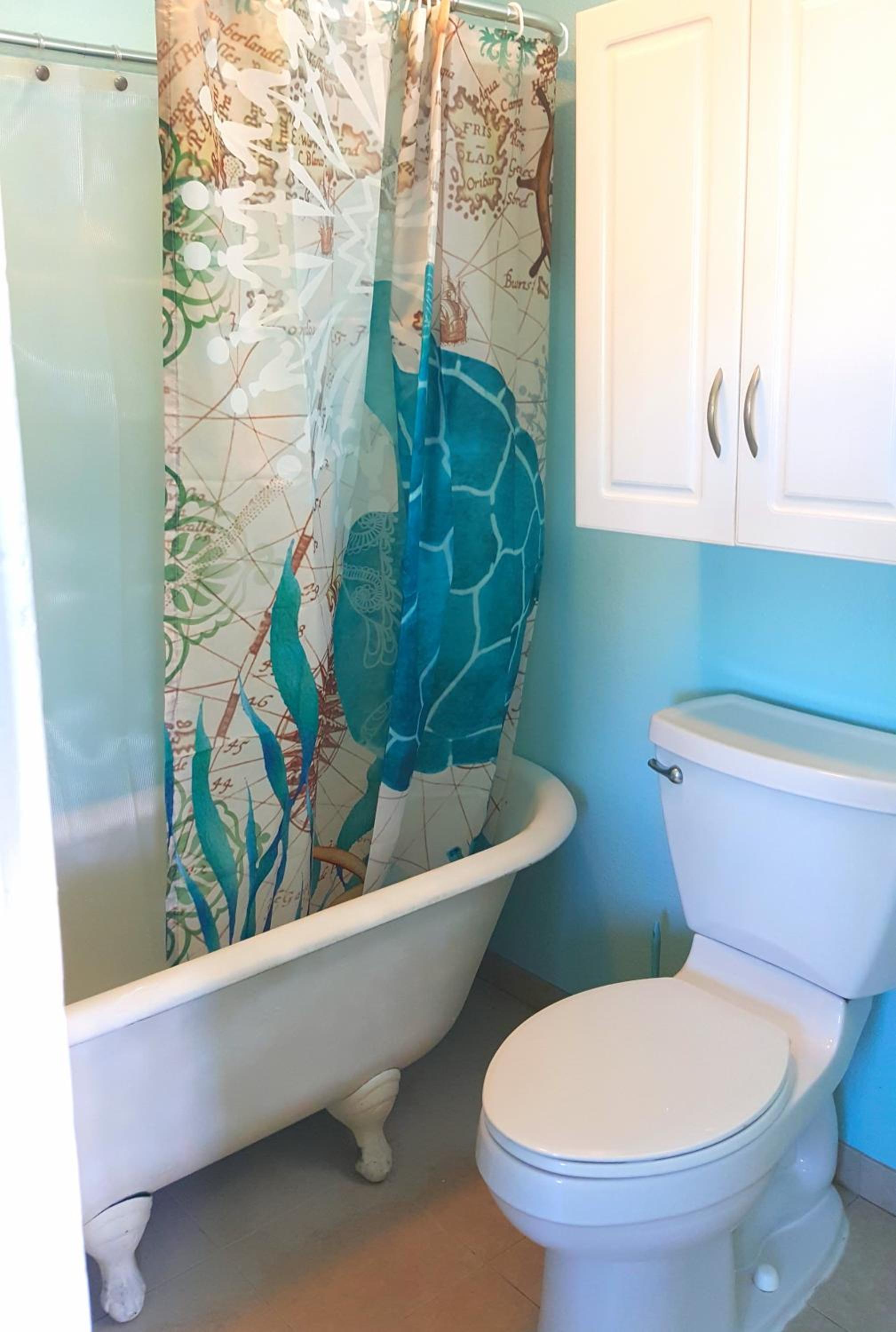 Short walk to beach 3 br 2 bath restored 1935 home