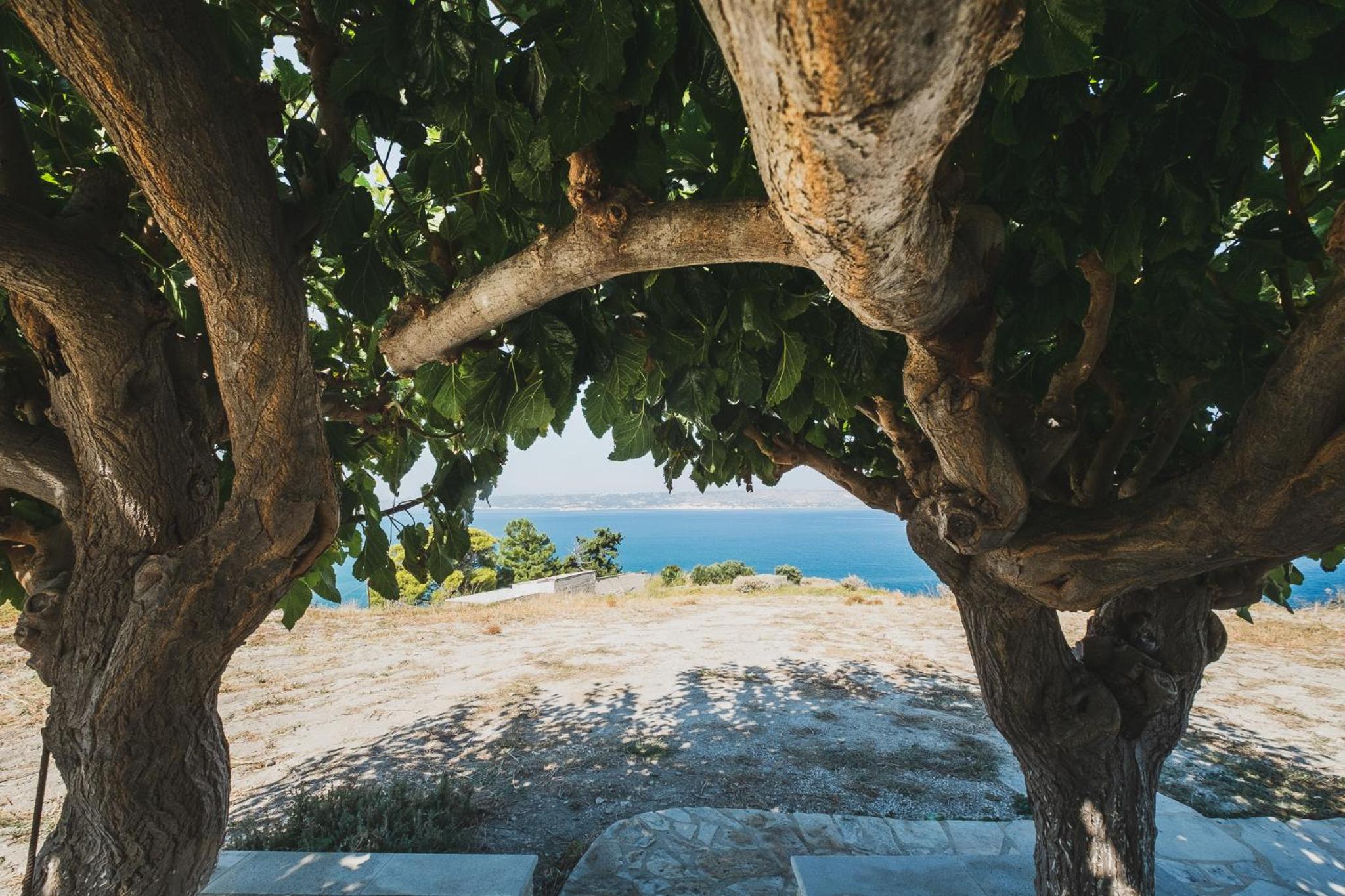 Karavos View - An Artists' Hideaway Paradise