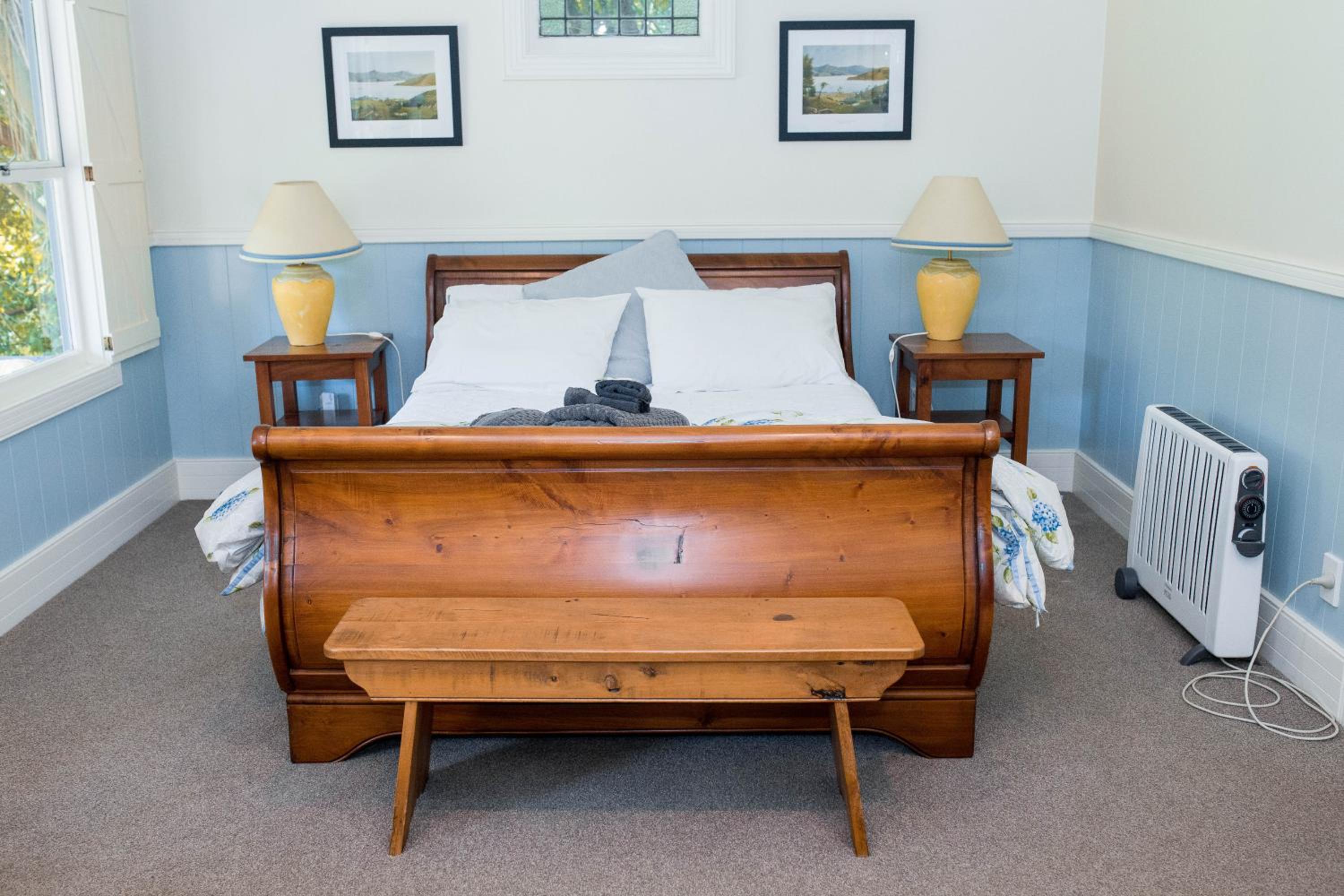 Akaroa Streamside Cottage