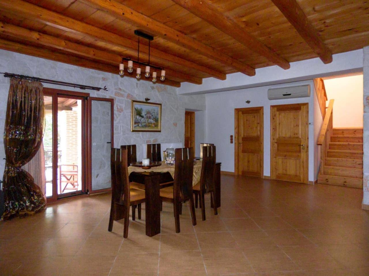 Rouveli Villa with Private Garden and Barbeque photo 4
