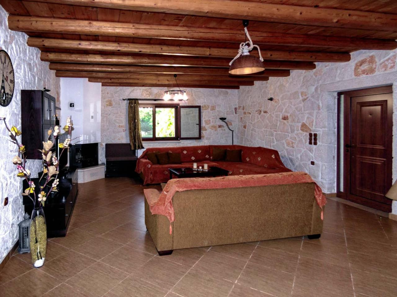 Rouveli Villa with Private Garden and Barbeque photo 5