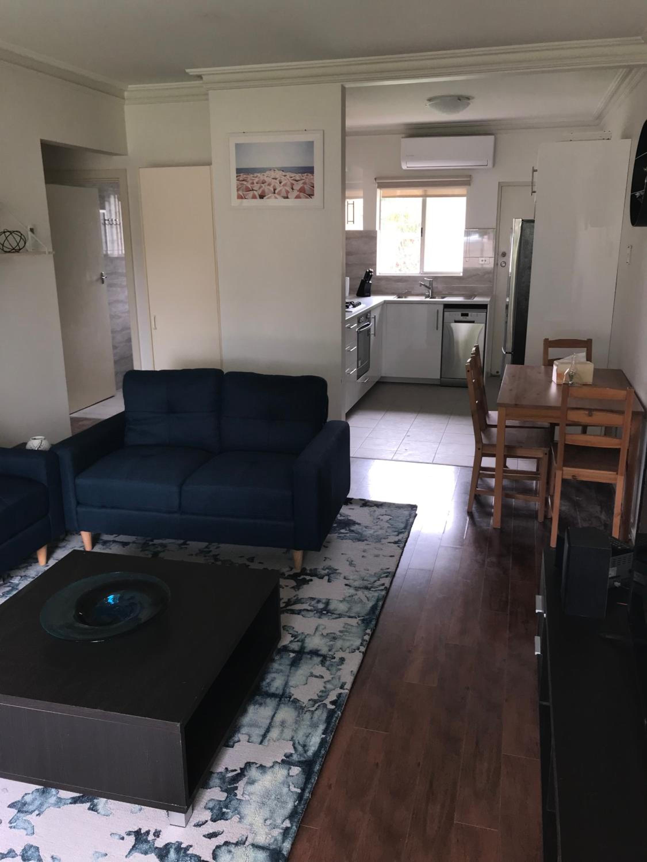 Stay in spacious, homely unit in prestigious area