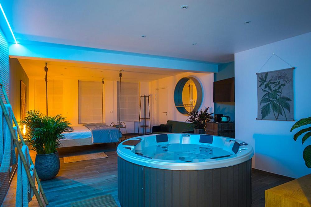 Jacuzzi