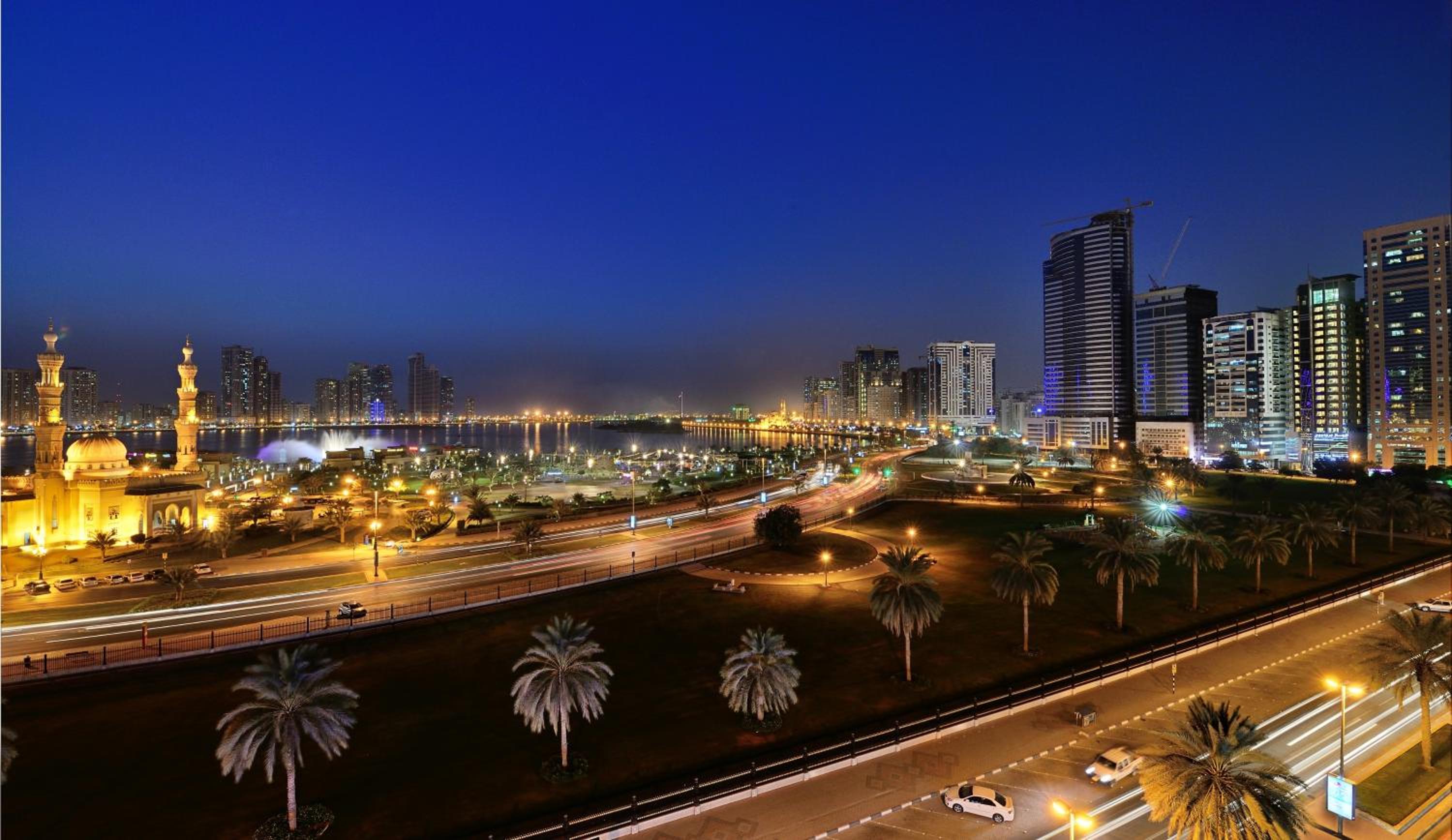 Al Majaz Premiere Hotel Apartments — photo 34