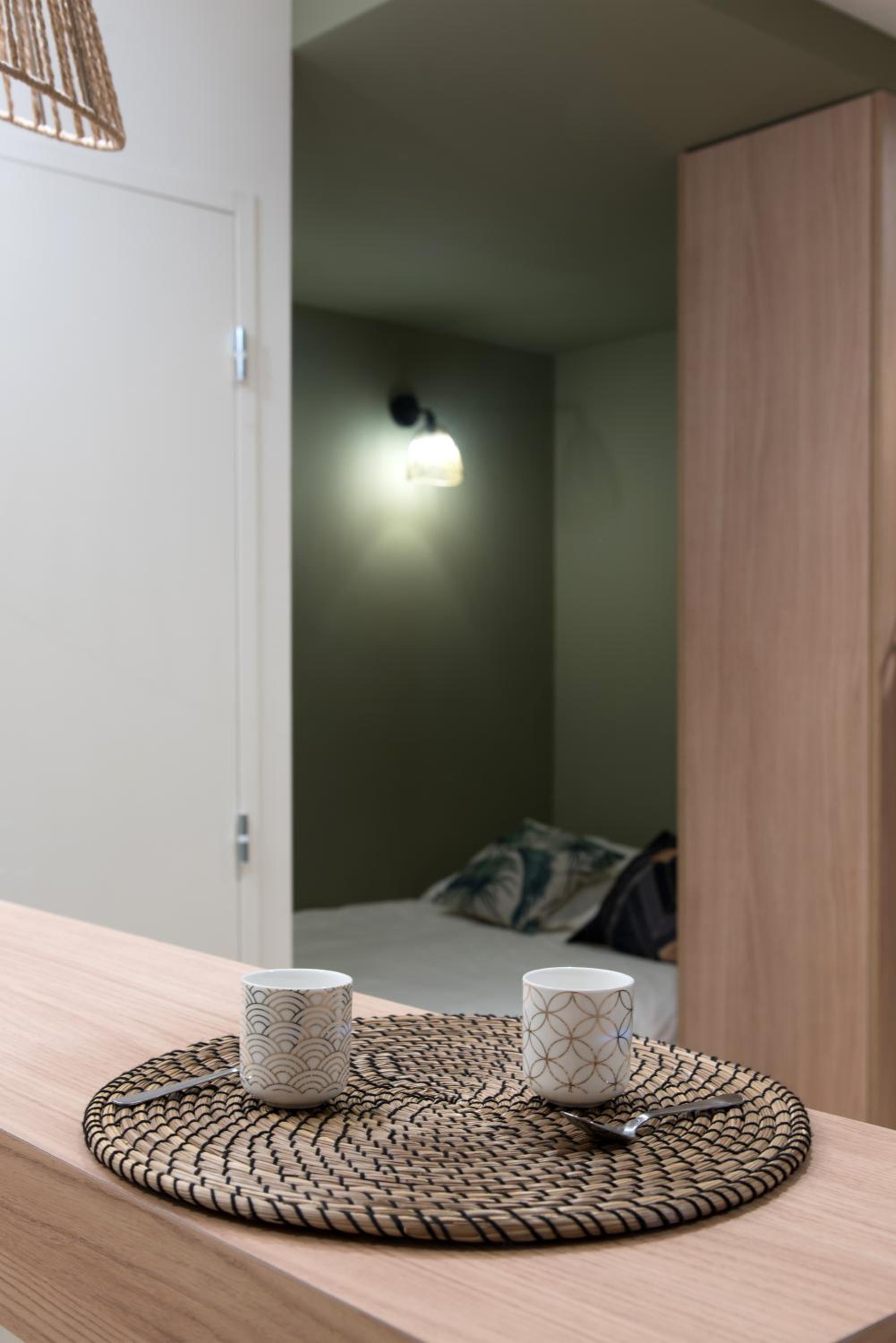 Studio Design Paloma Dark view 3