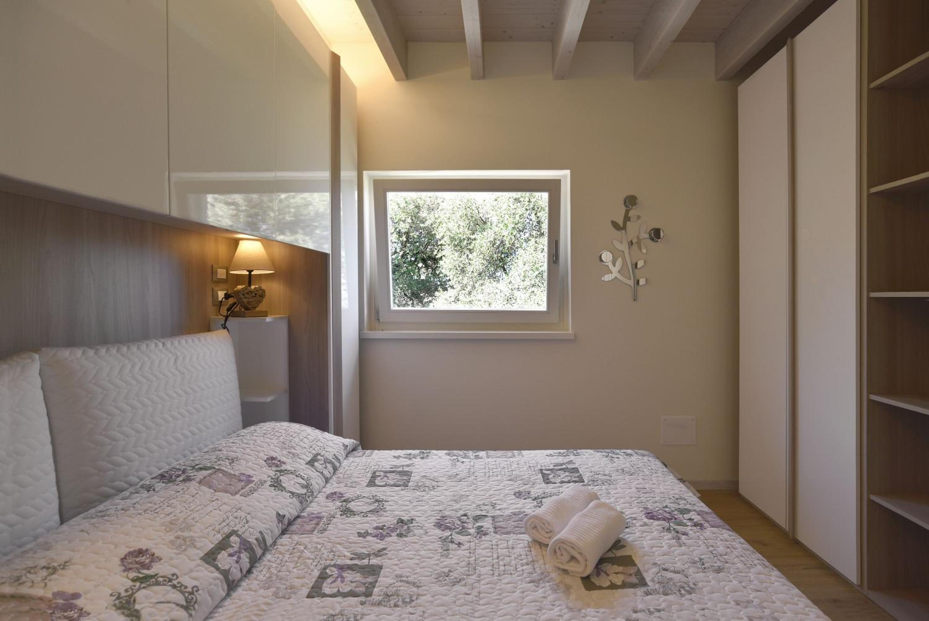 Apt in villa con sauna, piscina e campo da sport view 3