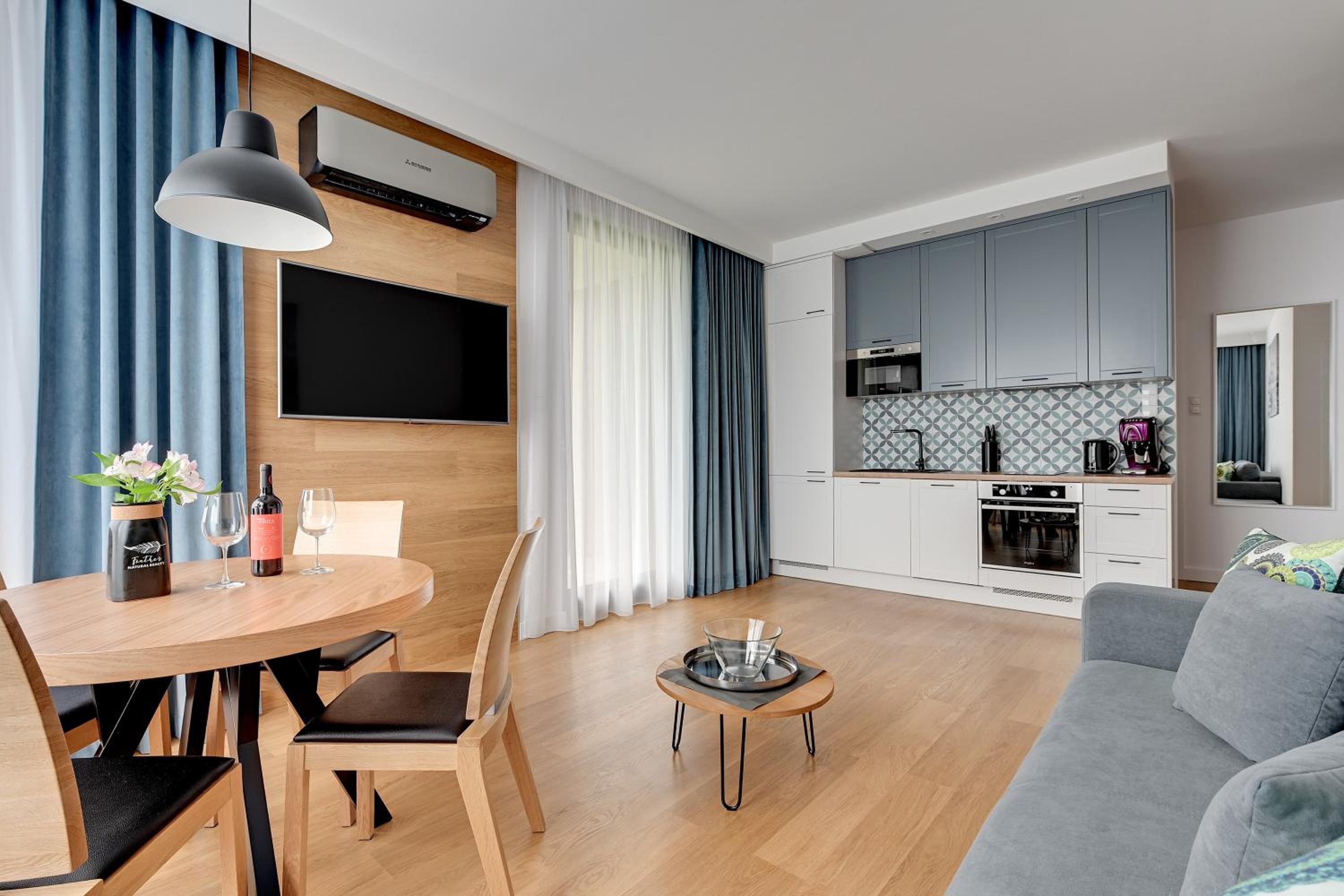 The Maritime Suite - Luxury Botanica